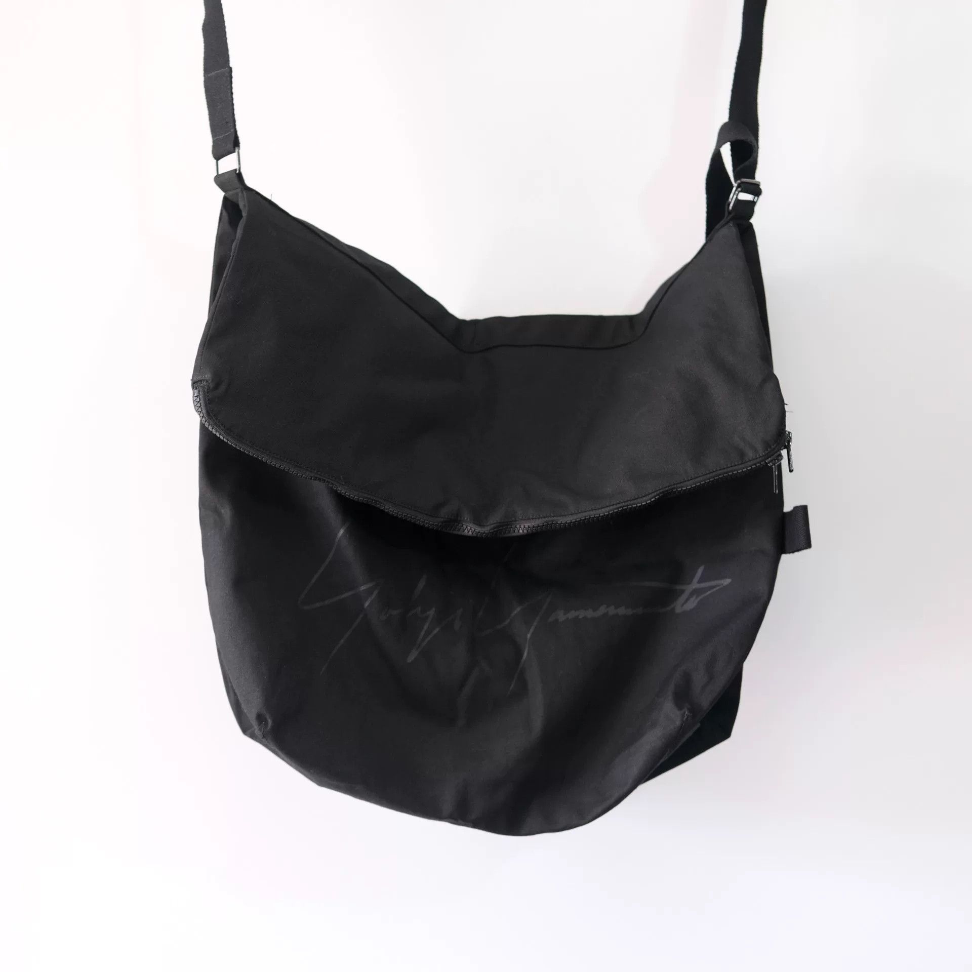 Yohji Yamamoto New Yohji Yamamoto Signature Messenger Bag Size ONE SIZE - 2 Thumbnail