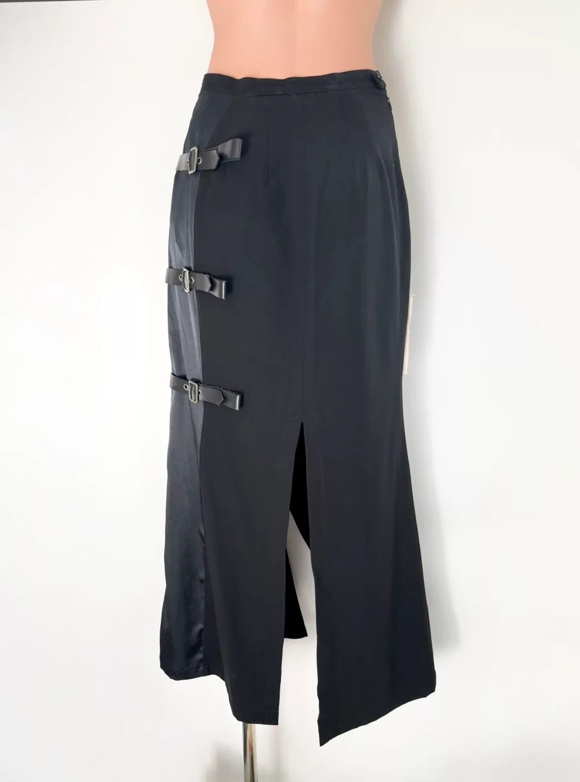 Japanese Brand Alice Auaa Black Buckle Strap Skirt Size 26" / US 2 / IT 38 - 3 Thumbnail