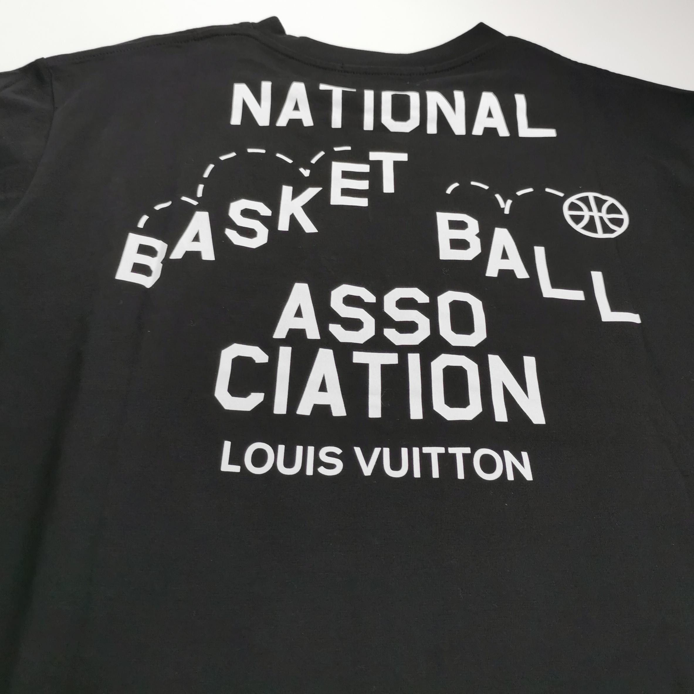 Louis Vuitton Louis Vuitton LV Logo Black T-Shirt S Size US M / EU 48-50 / 2 - 7 Thumbnail