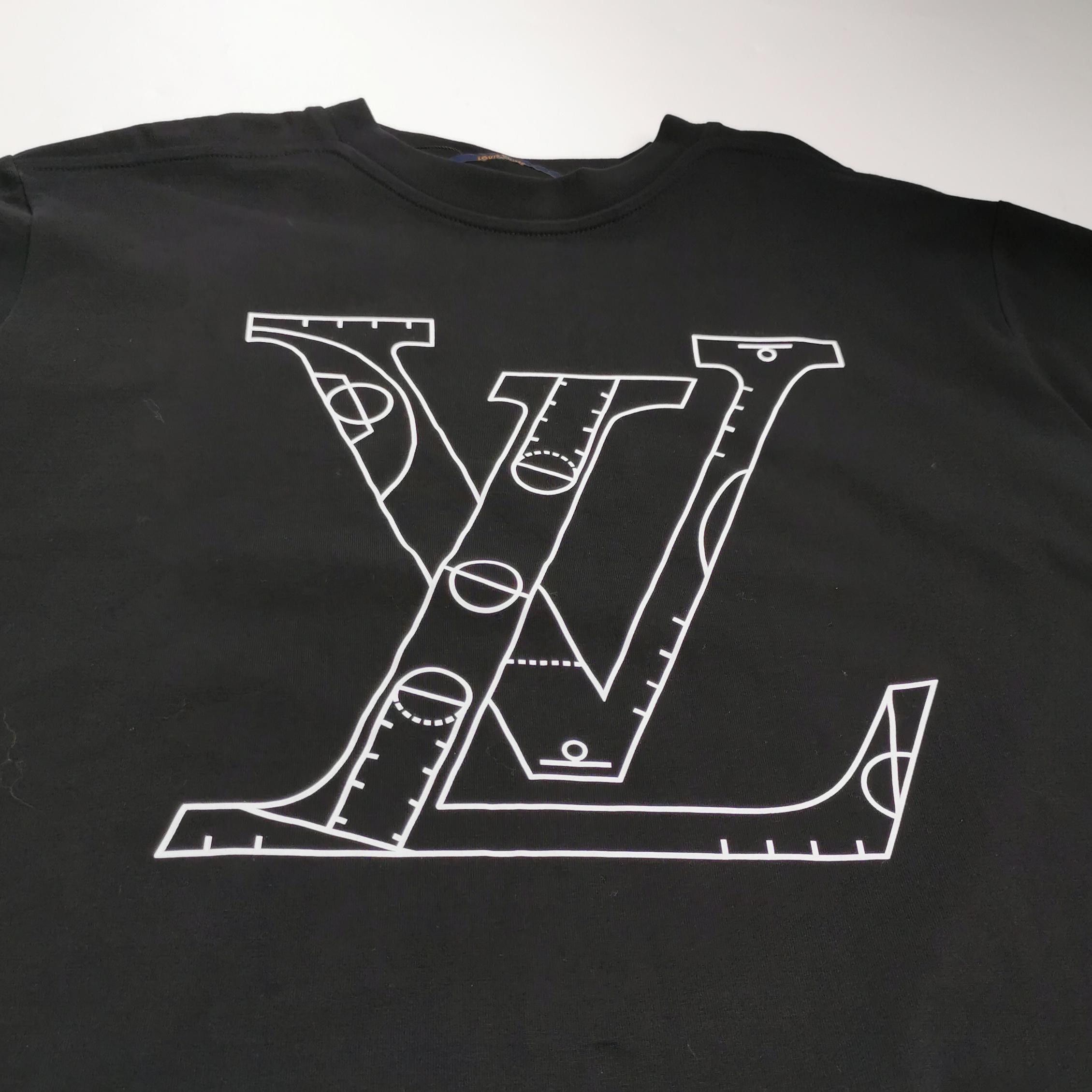 Louis Vuitton Louis Vuitton LV Logo Black T-Shirt S Size US M / EU 48-50 / 2 - 5 Thumbnail
