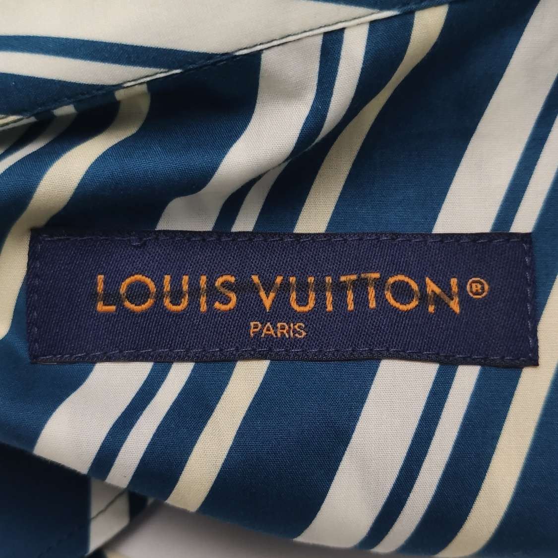 Louis Vuitton Louis Vuitton Gray Hooded Zip Jacket M Size US L / EU 52-54 / 3 - 12 Thumbnail