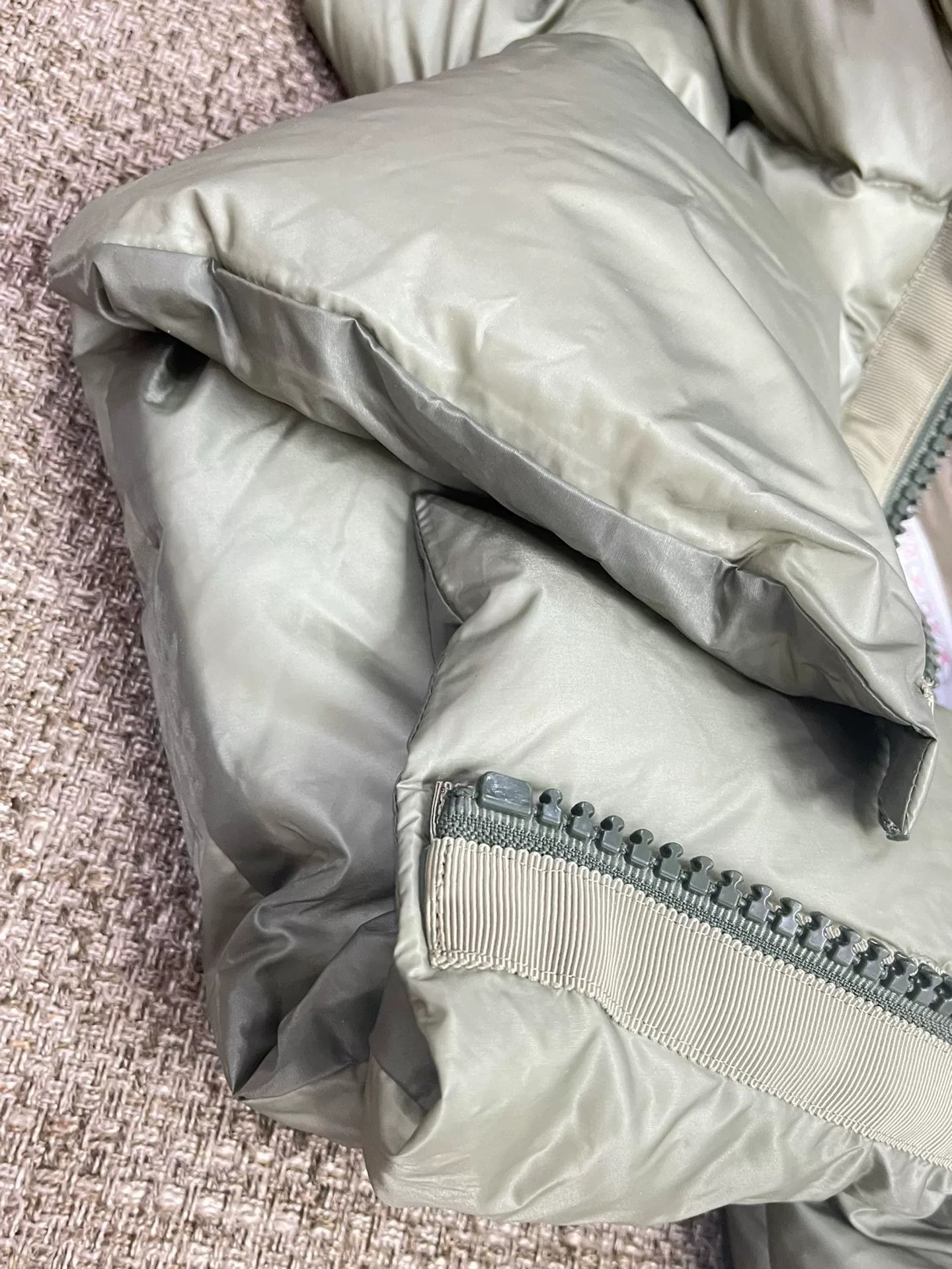 Sacai Sacai Lightweight Puffer Vest in Khaki Size M / US 6-8 / IT 42-44 - 5 Thumbnail