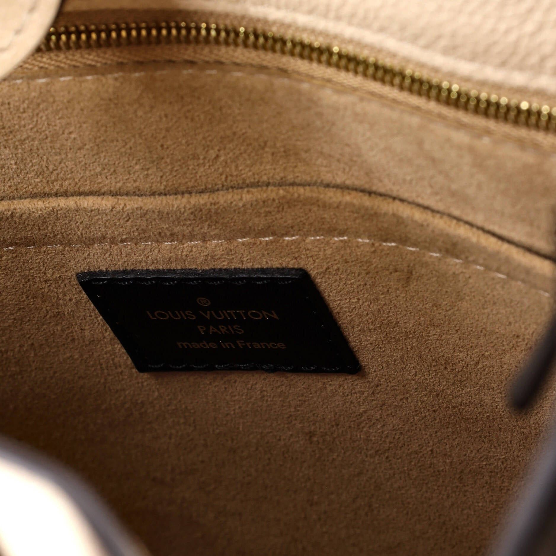 Louis Vuitton On My Side Tote Size ONE SIZE - 7 Thumbnail