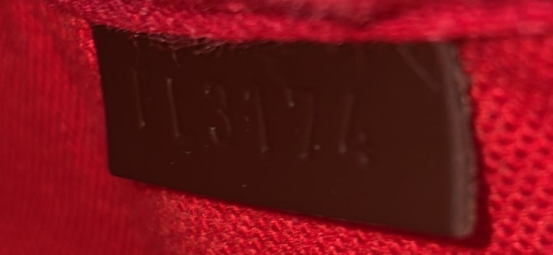 Louis Vuitton Favorite Handbag Size ONE SIZE - 9 Thumbnail