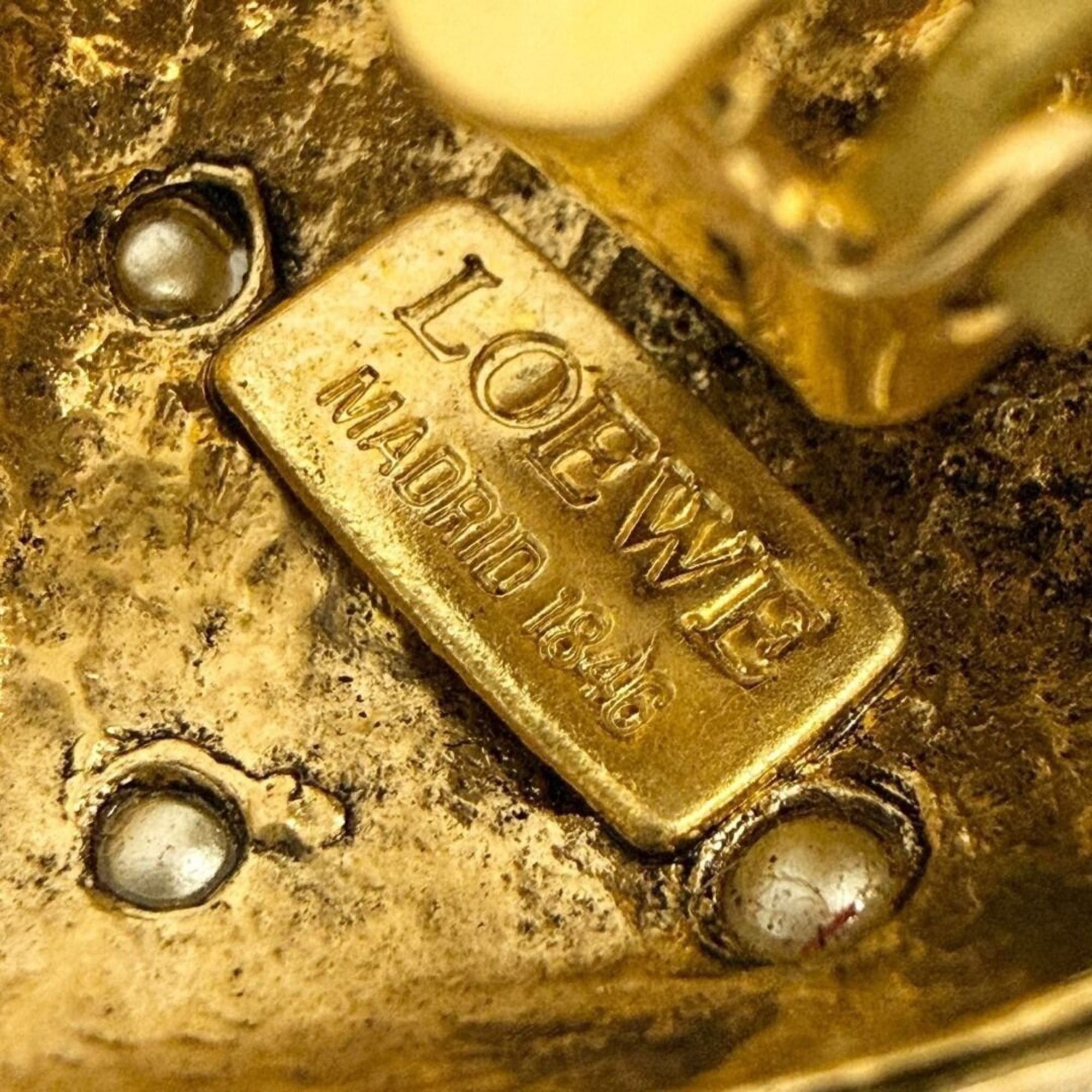 Loewe Loewe Women's Anagram Clip Earrings in Gold Size ONE SIZE - 8 Thumbnail