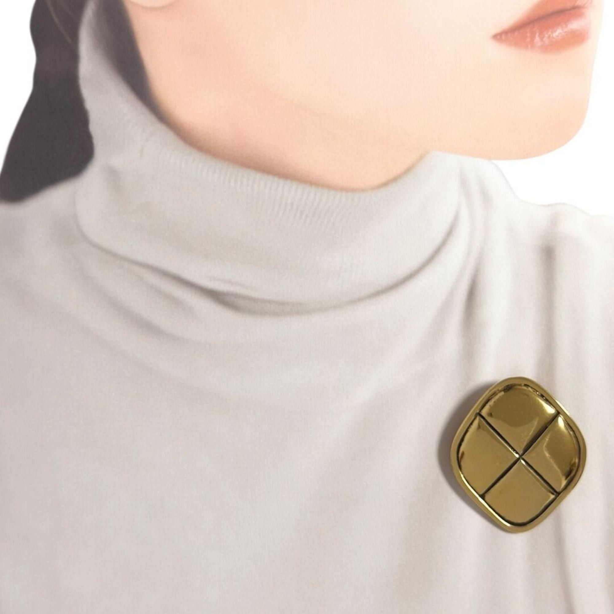 Chanel Chanel Women's/Men's Matelasse Pin Brooch Size ONE SIZE - 8 Thumbnail