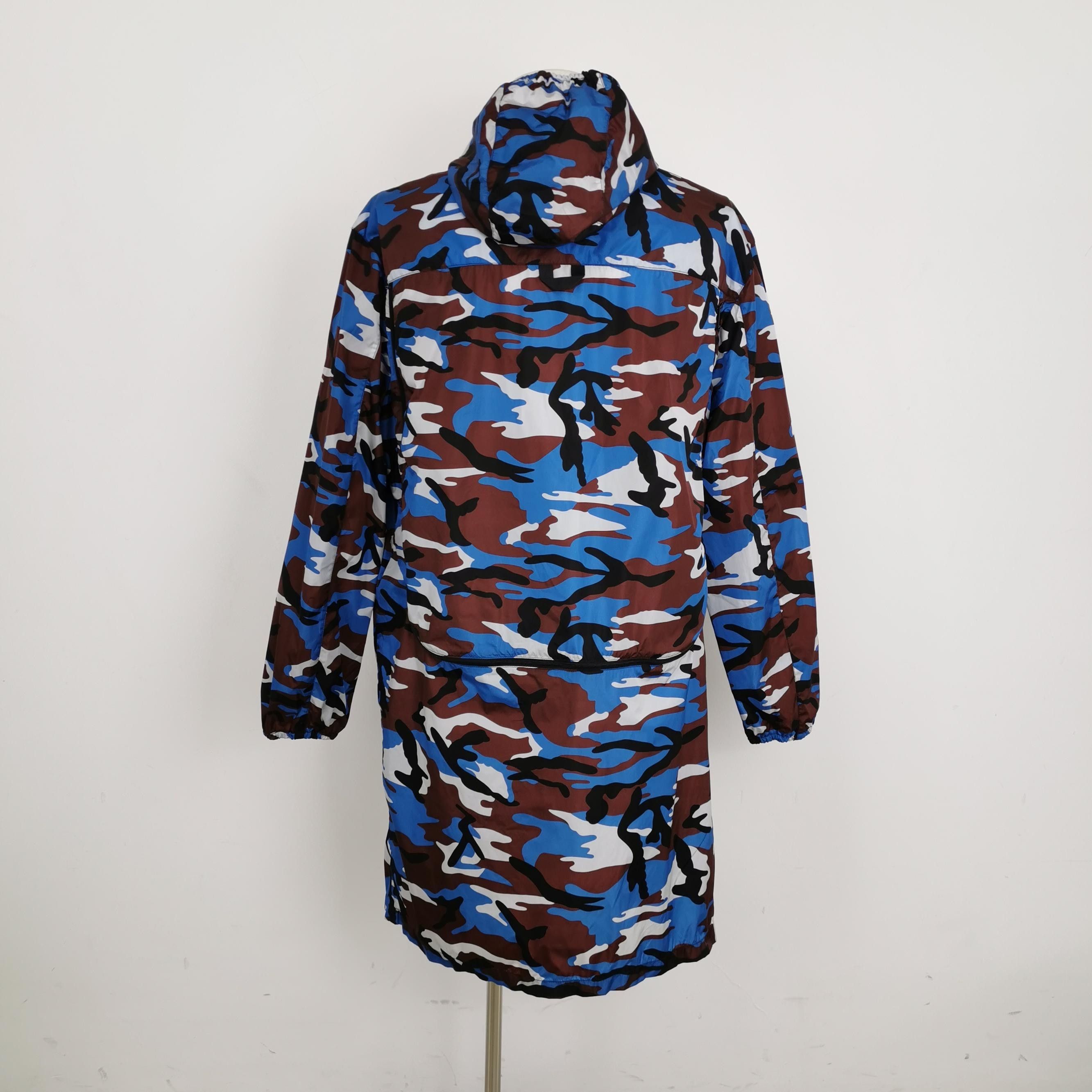 Prada Prada Camouflage Hooded Triangle Logo Raincoat Size US S / EU 44-46 / 1 - 4 Thumbnail