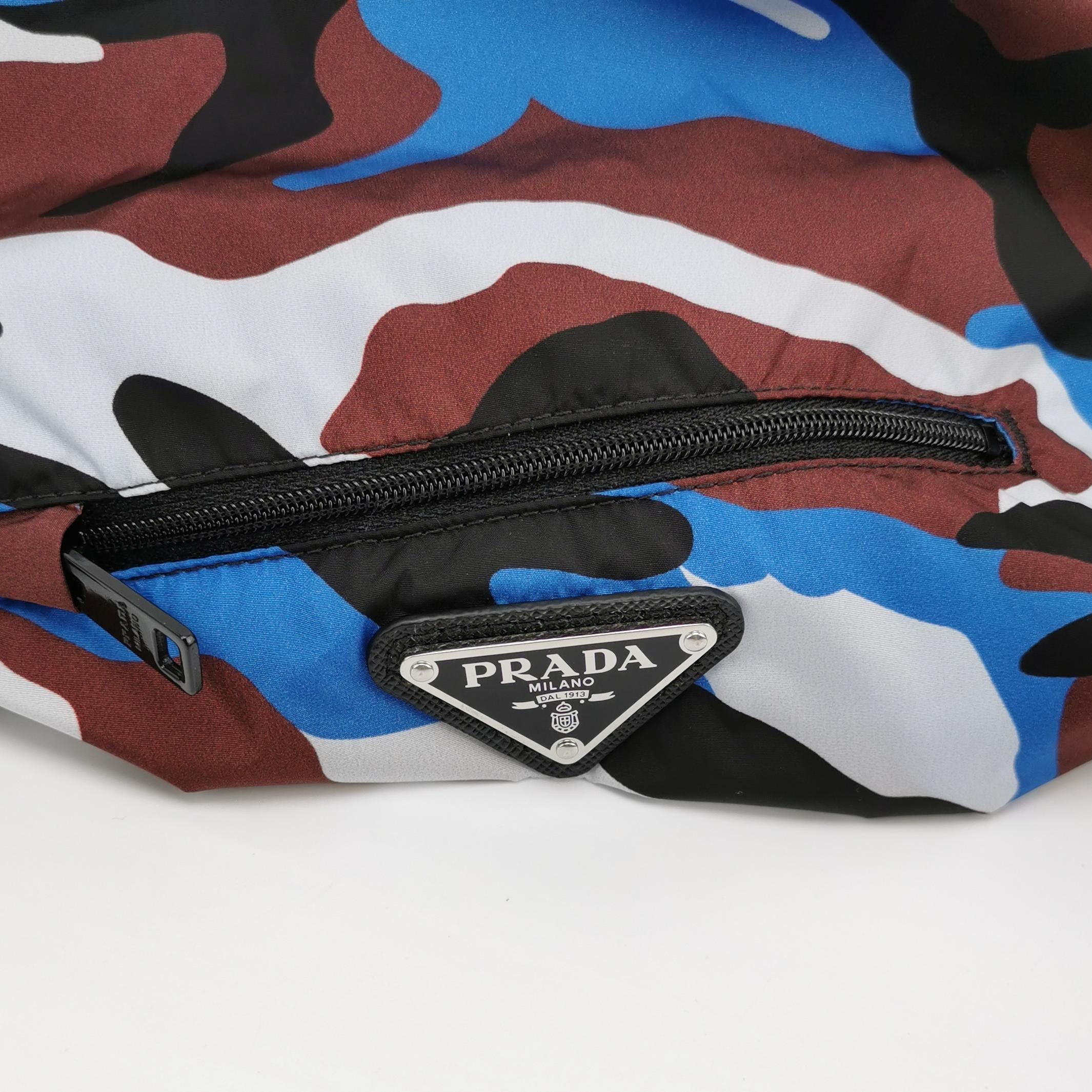 Prada Prada Camouflage Hooded Triangle Logo Raincoat Size US S / EU 44-46 / 1 - 5 Thumbnail