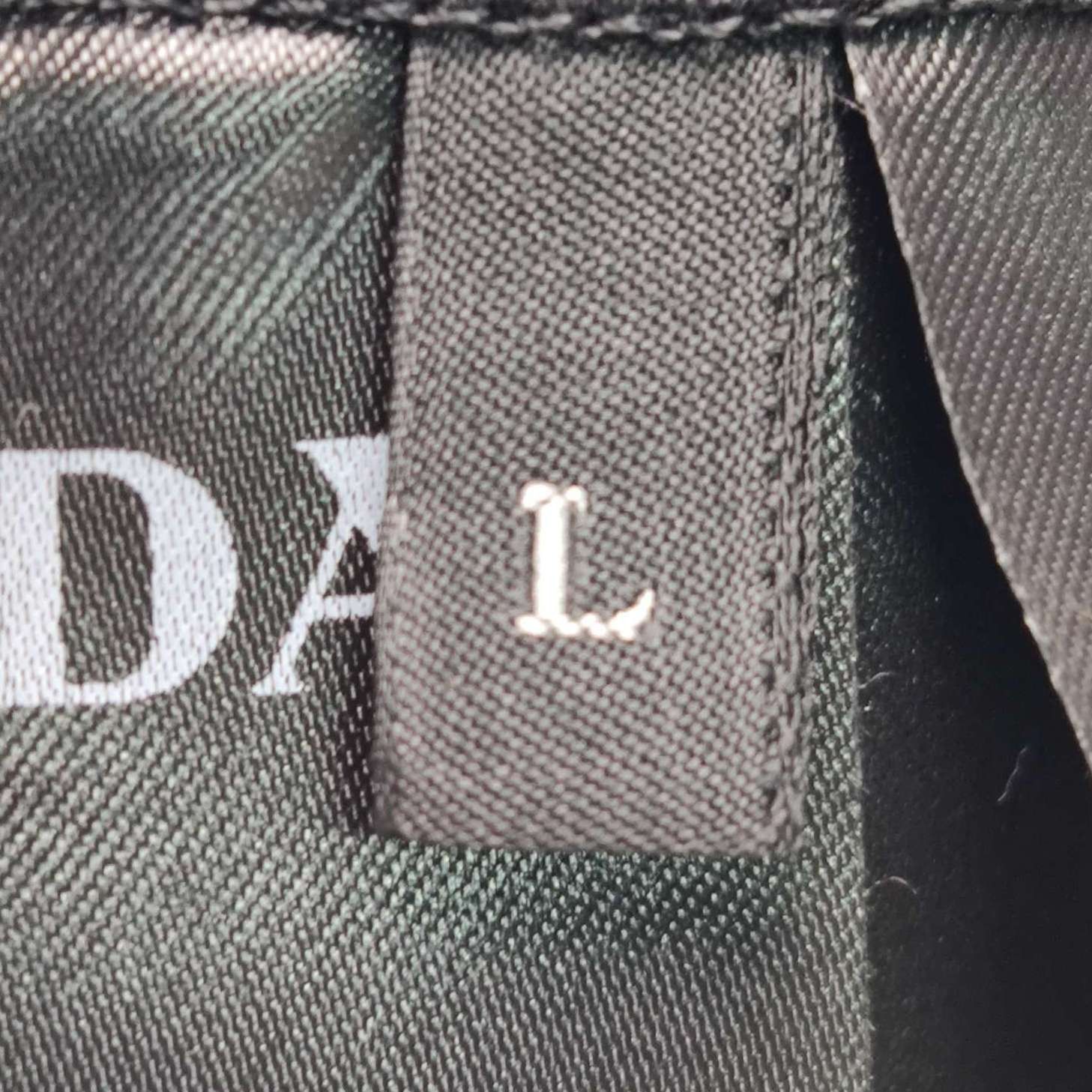 Prada Prada Green Contrast Collar Polo Shirt M Size US L / EU 52-54 / 3 - 13 Thumbnail