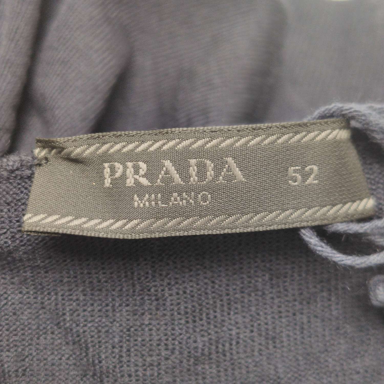 Prada Prada Wool Solid V-Neck Long Sleeve Cardigan L Size US L / EU 52-54 / 3 - 7 Thumbnail
