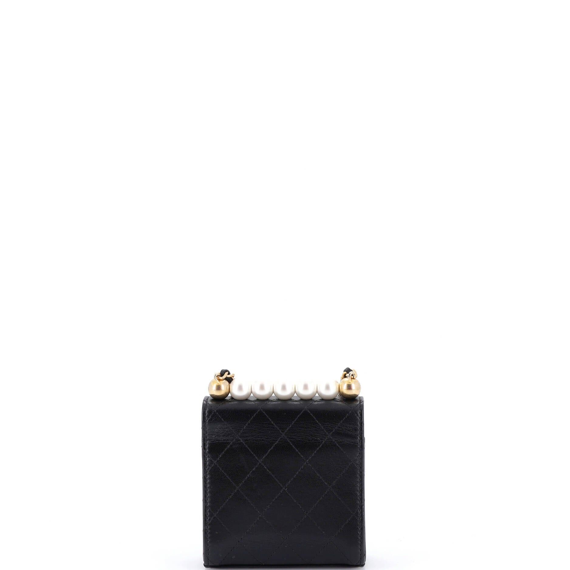 Chanel Chic Pearls Flap Clutch with Chain Size ONE SIZE - 3 Thumbnail