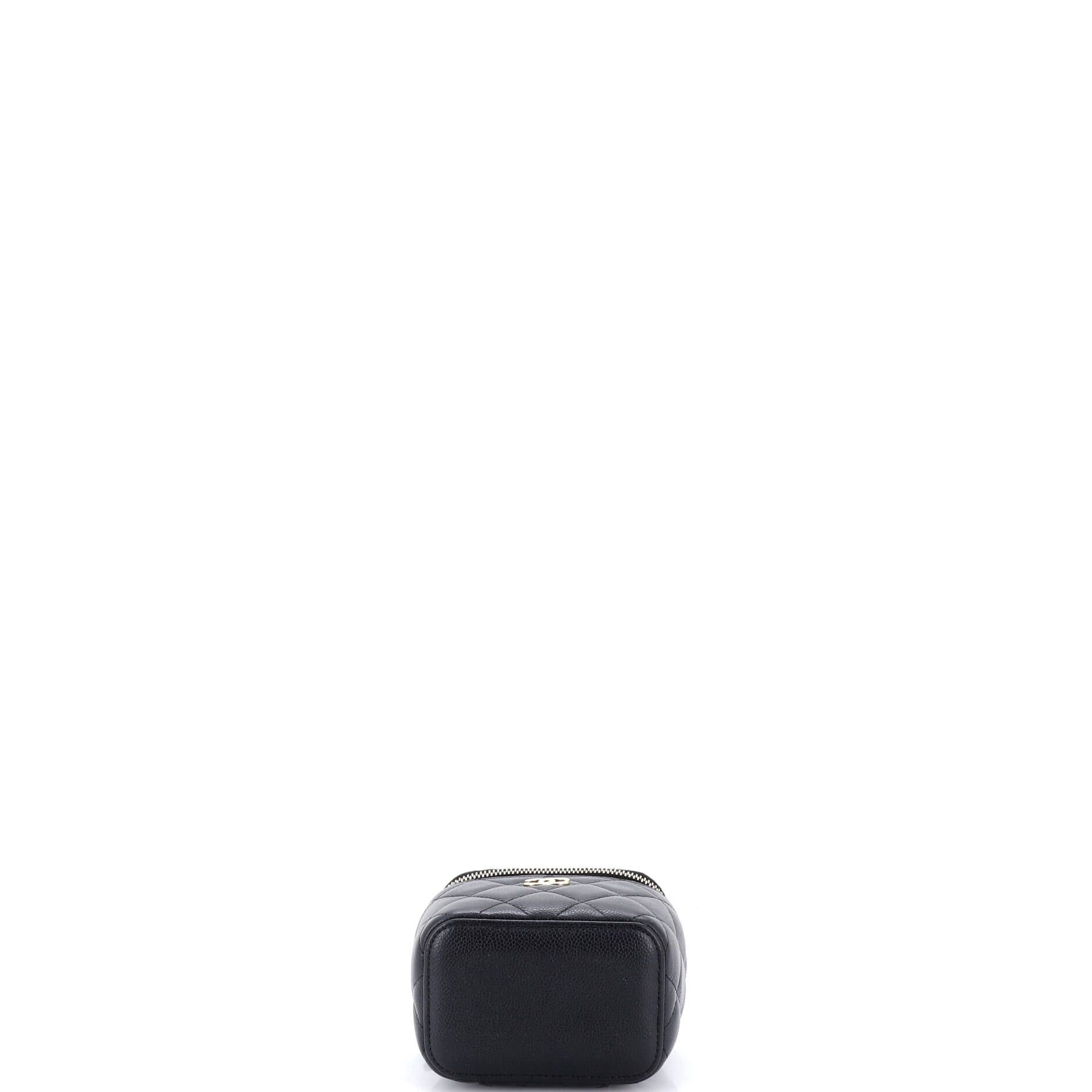 Chanel Tiny CC Link Vanity Case with Chain Size ONE SIZE - 4 Thumbnail