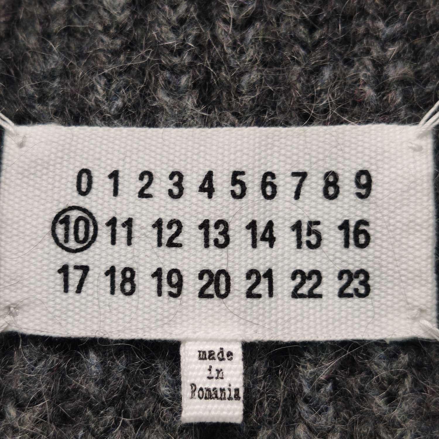 Maison Margiela Maison Margiela S Gray Zip-Up Ribbed Sweater Size US M / EU 48-50 / 2 - 8 Thumbnail