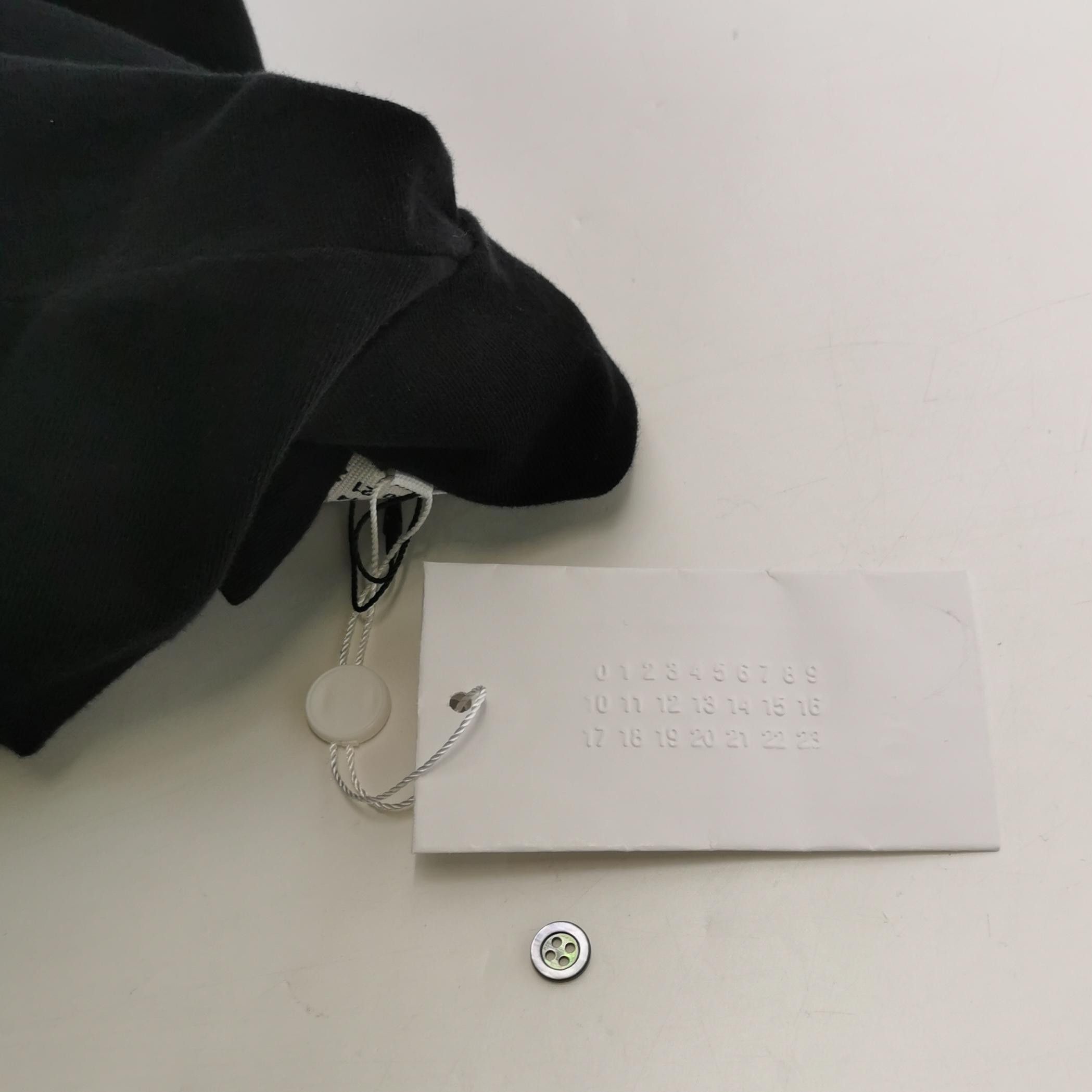 Maison Margiela Maison Margiela XS Cotton Button Collar Short-Sleeve T-Shirt Size US XS / EU 42 / 0 - 24 Thumbnail