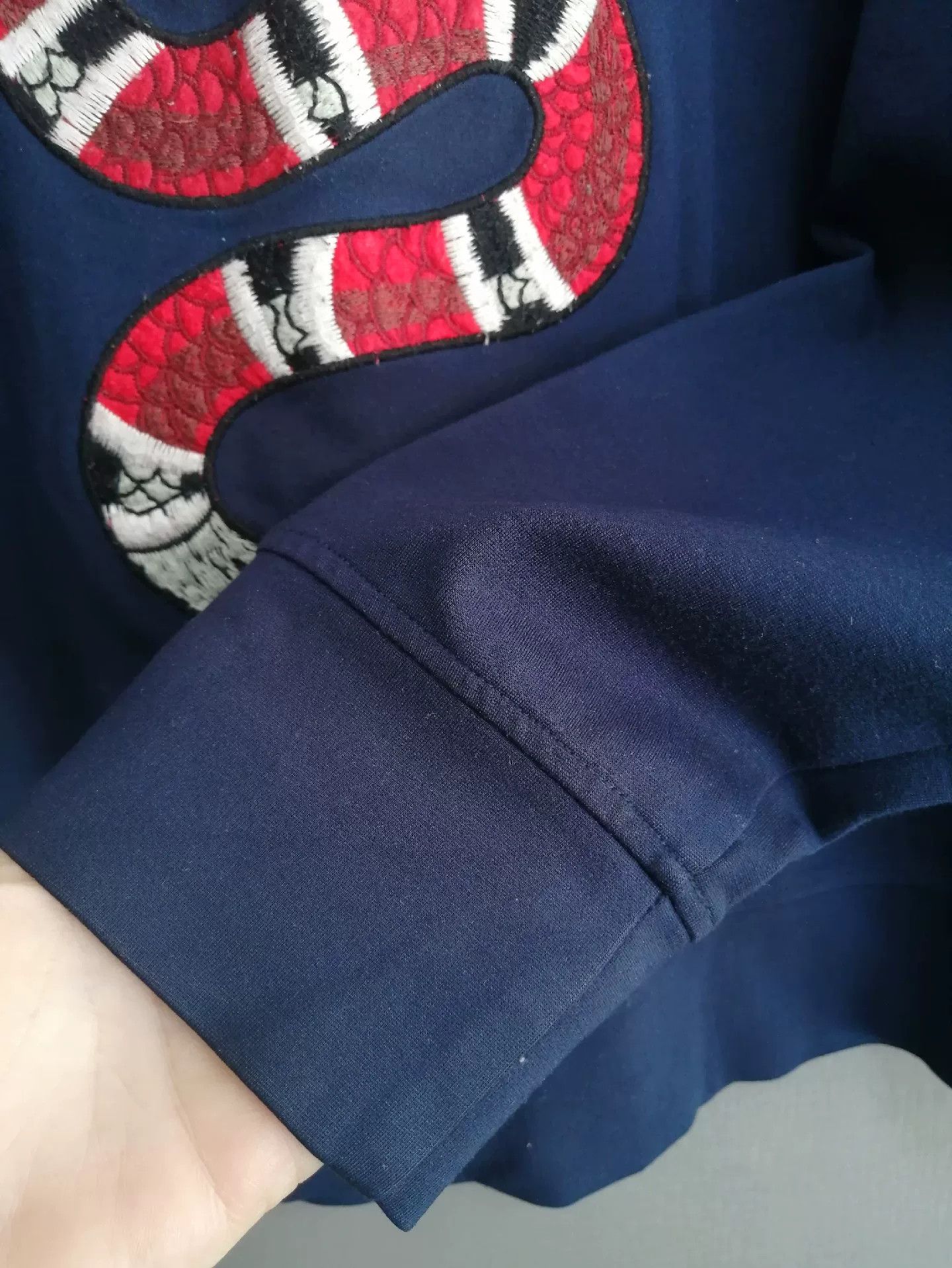 Gucci Gucci Blue Crewneck Coral Snake Embroidery Size US L / EU 52-54 / 3 - 3 Thumbnail