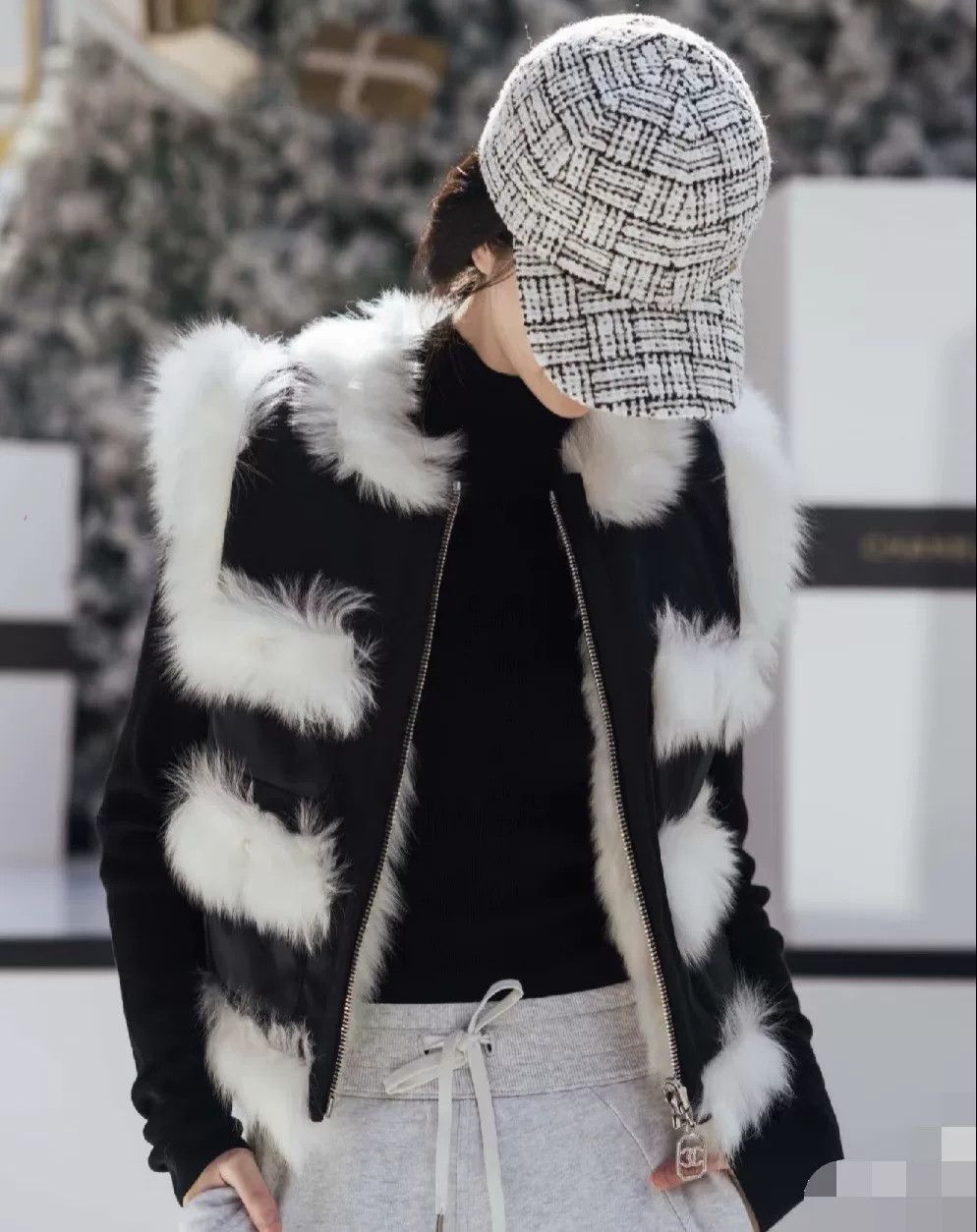 Chanel Chanel 23N Ski Reversible Vest Size XXS / US 00 / IT 34 - 2 Thumbnail