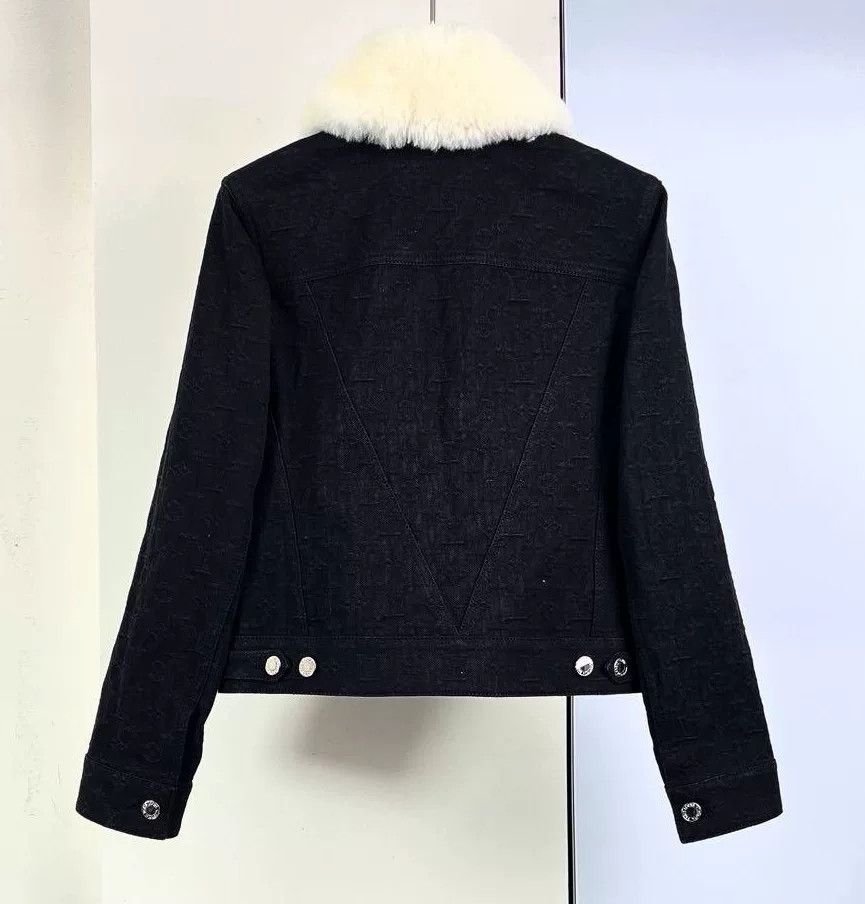 Louis Vuitton Louis Vuitton Black Denim Jacket W/ Shearling Collar Size XS / US 0-2 / IT 36-38 - 2 Thumbnail