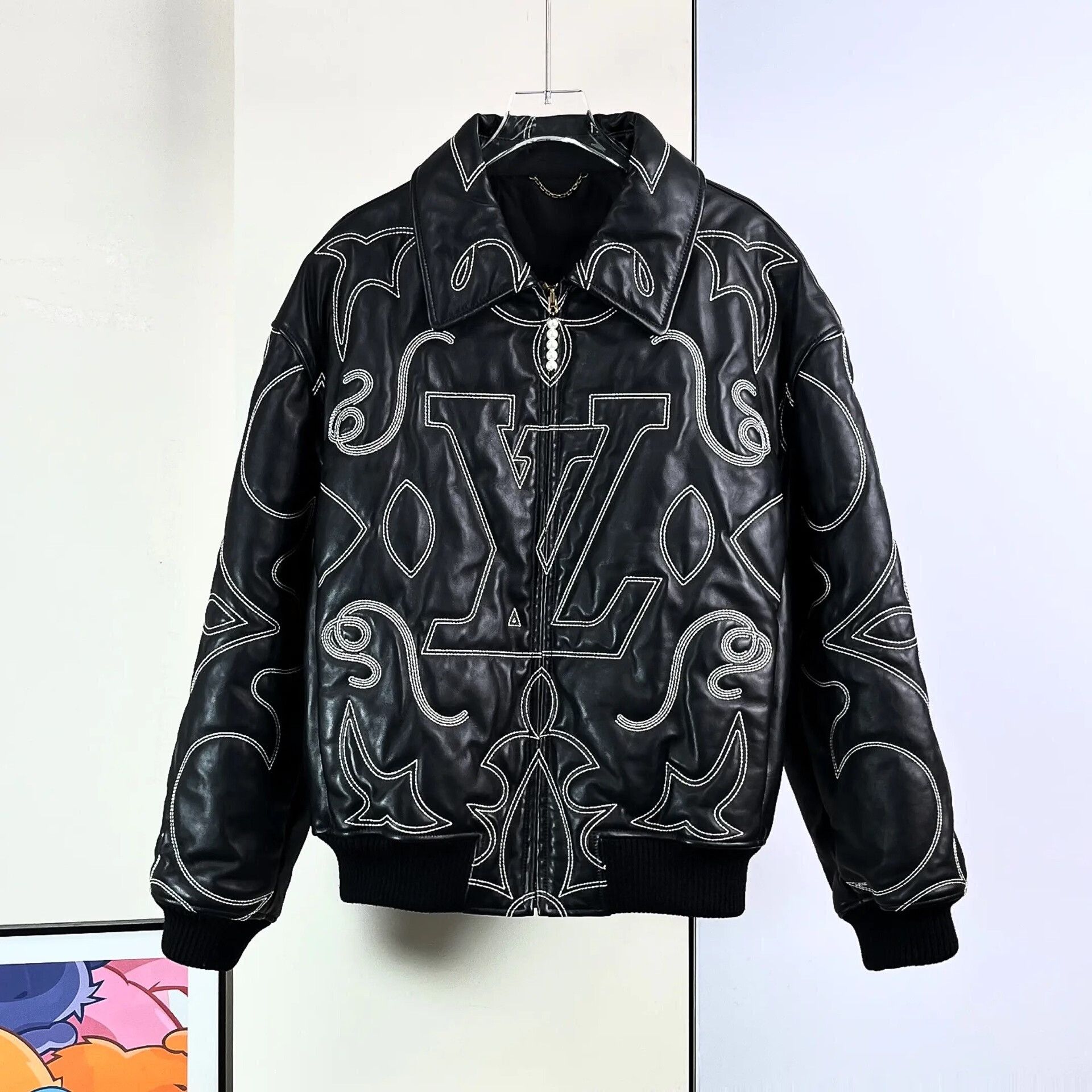 Louis Vuitton Louis Vuitton Black Embroidered Leather Jacket Size US M / EU 48-50 / 2 - 2 Thumbnail
