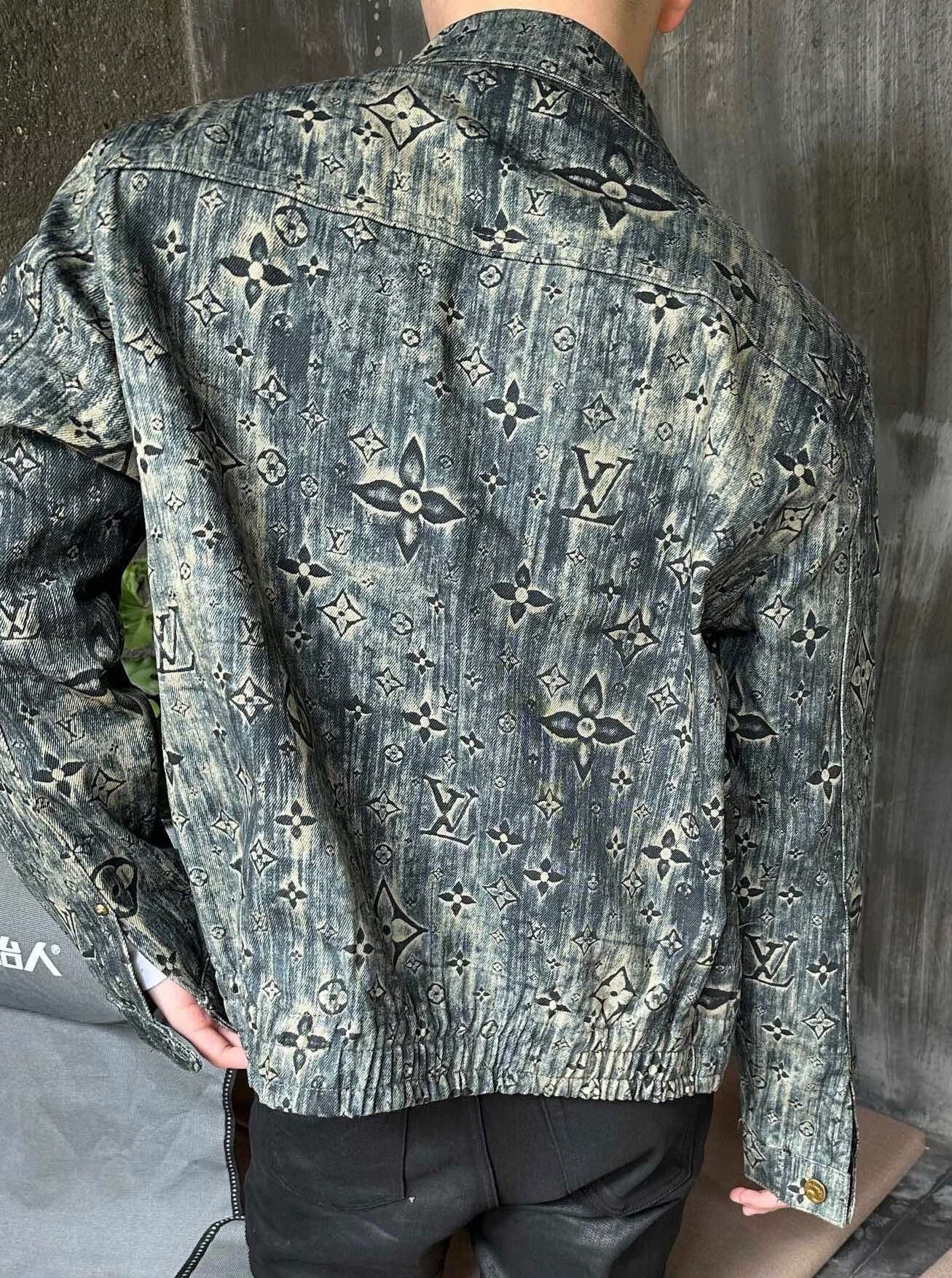 Louis Vuitton Louis Vuitton Capsule Distressed Denim Jacket Size US S / EU 44-46 / 1 - 2 Thumbnail