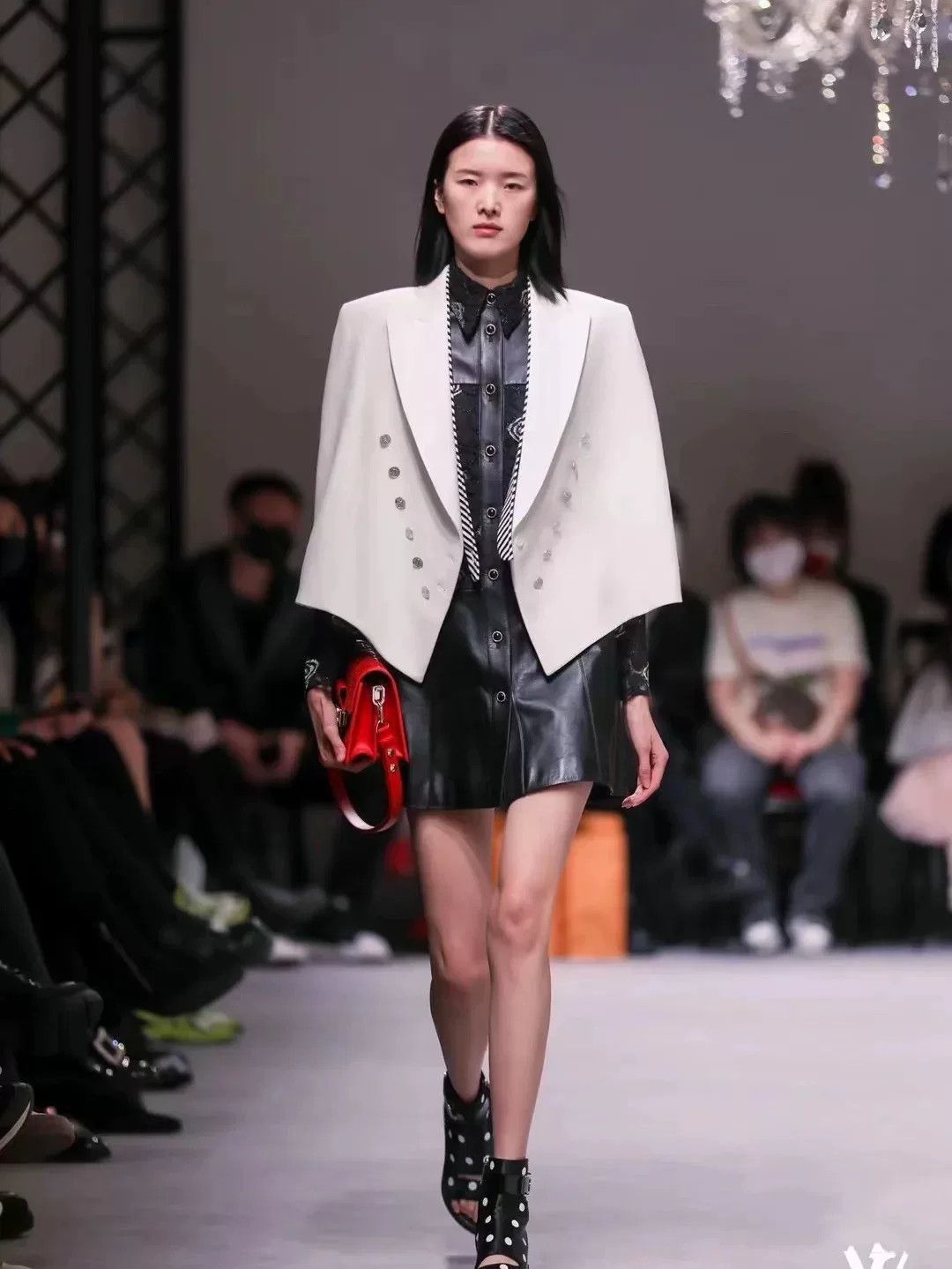 Louis Vuitton Louis Vuitton Double-Breasted Cape Size S / US 4 / IT 40 - 2 Thumbnail