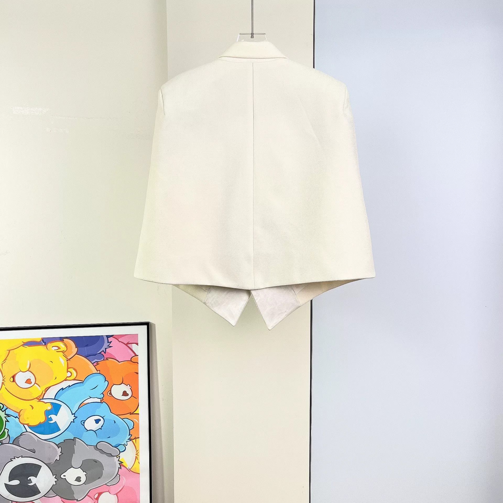 Louis Vuitton Louis Vuitton Double-Breasted Cape Size S / US 4 / IT 40 - 5 Thumbnail