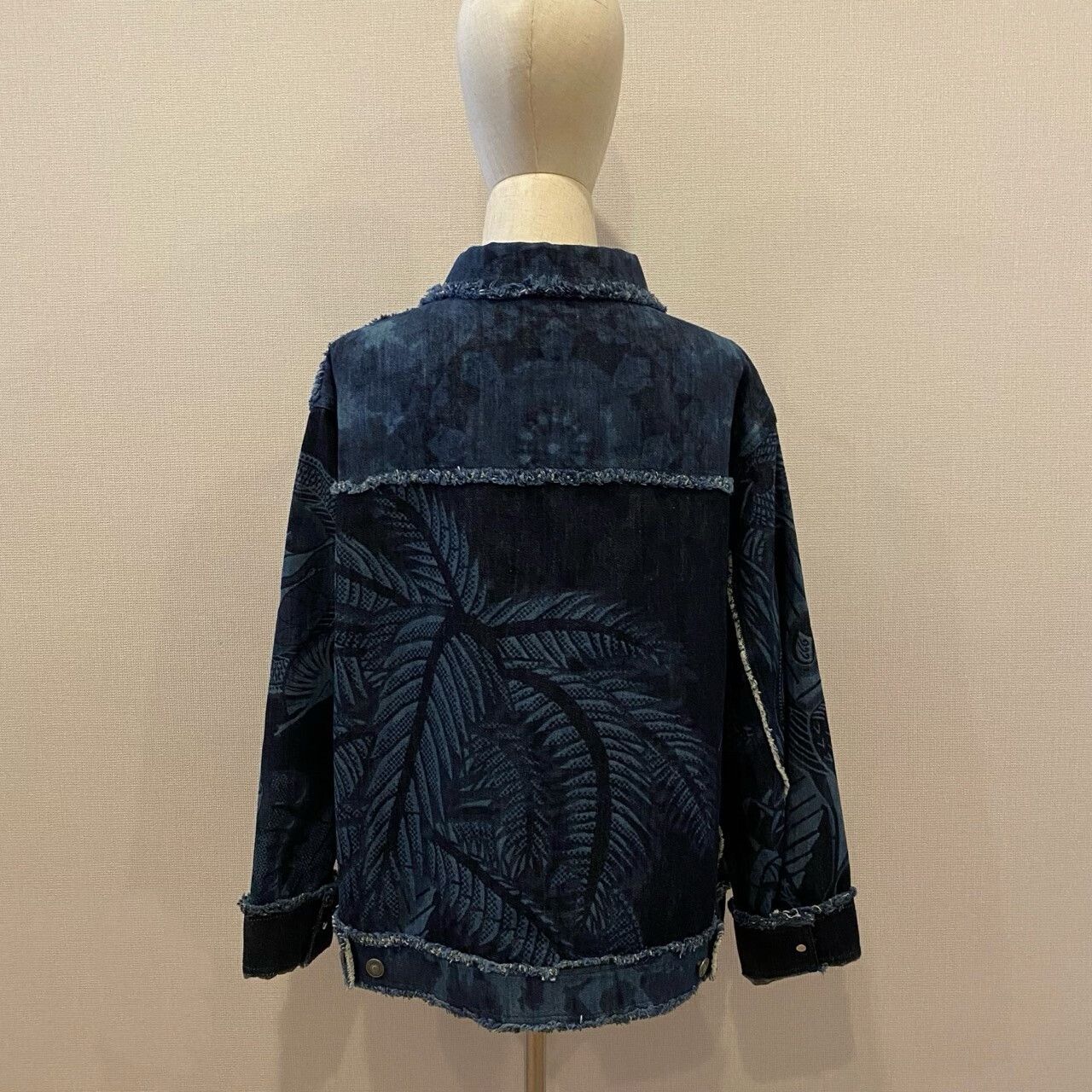Dior Dior Classic Frayed Jungle Print Denim Jacket Size S / US 4 / IT 40 - 2 Thumbnail