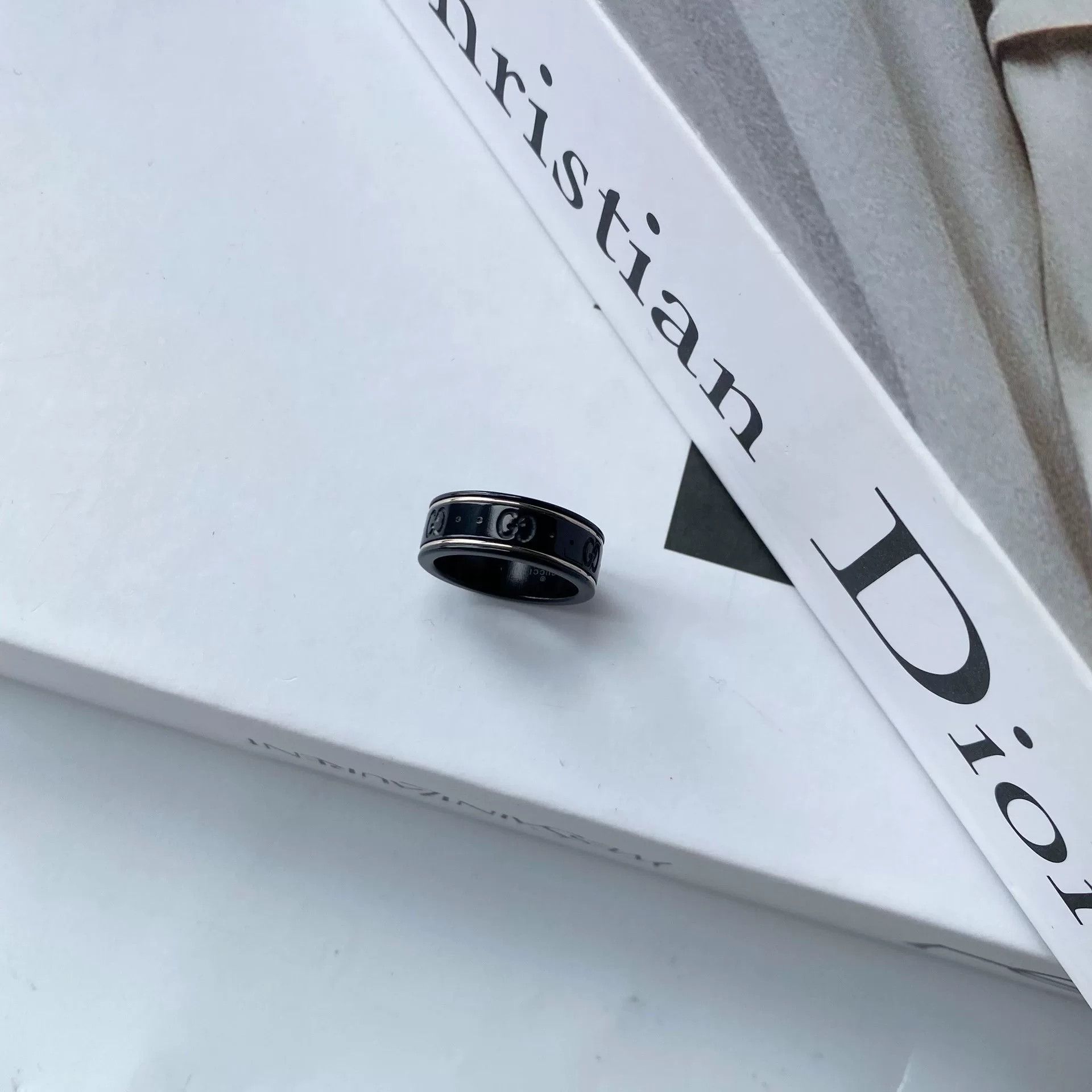 Gucci GUCCI Icon 18K Gold Ceramic Ring Size ONE SIZE - 2 Thumbnail