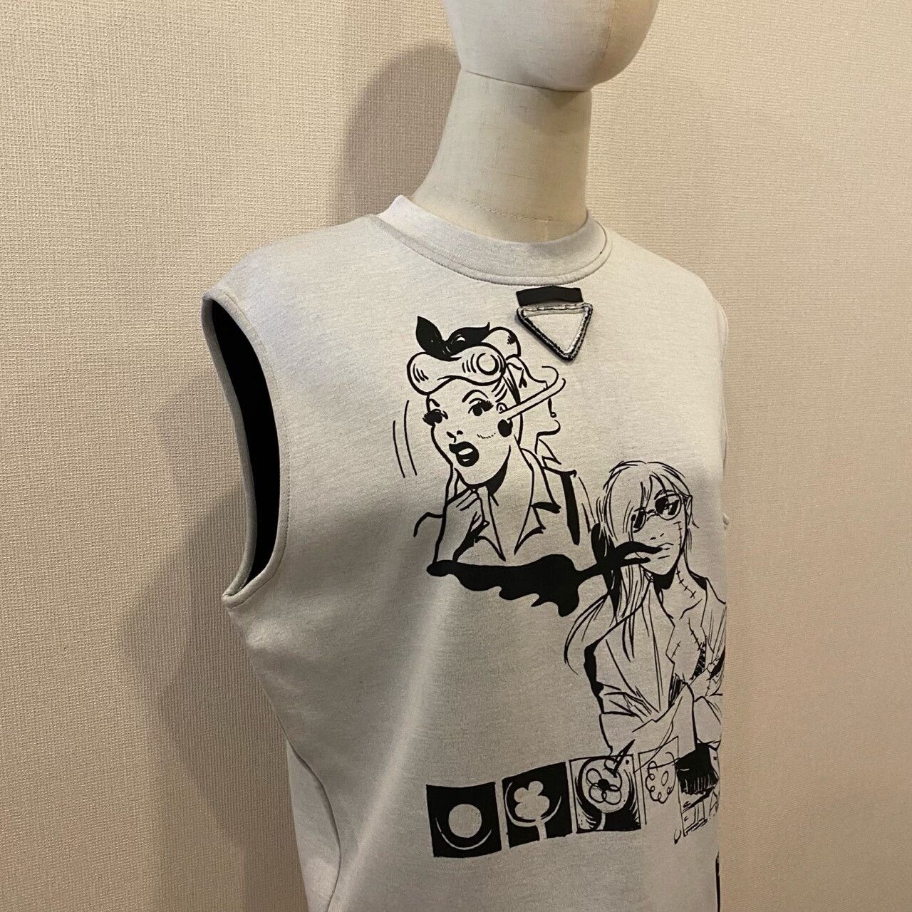 Prada Prada Comic Series Sleeveless Triangle Logo Sweatshirt Size M / US 6-8 / IT 42-44 - 4 Thumbnail