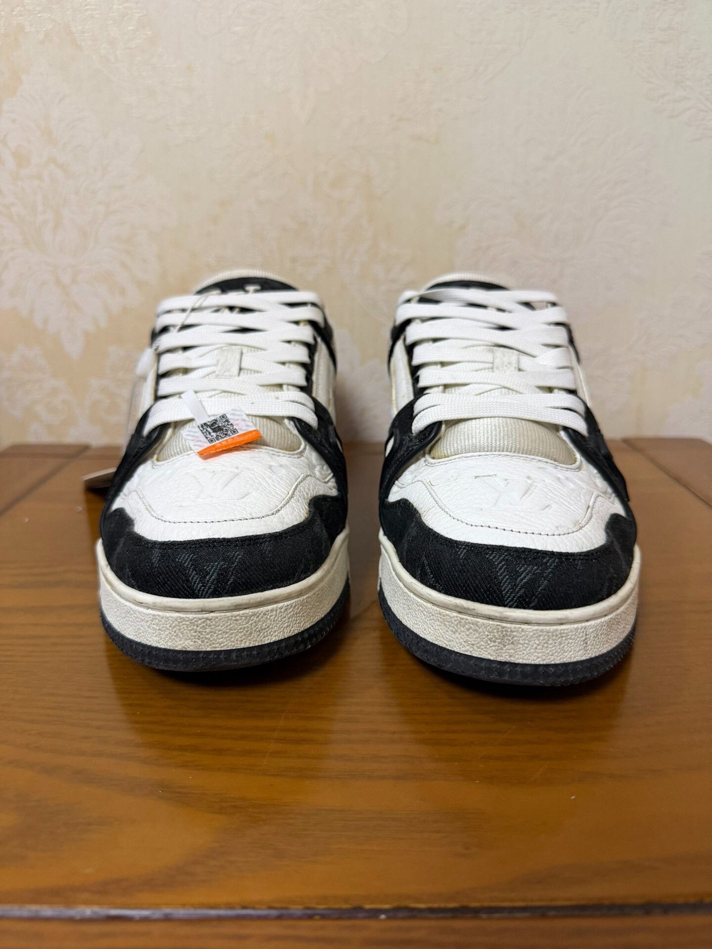 Louis Vuitton LV Trainer Black White Panda Size US 8.5 / EU 41-42 - 2 Thumbnail