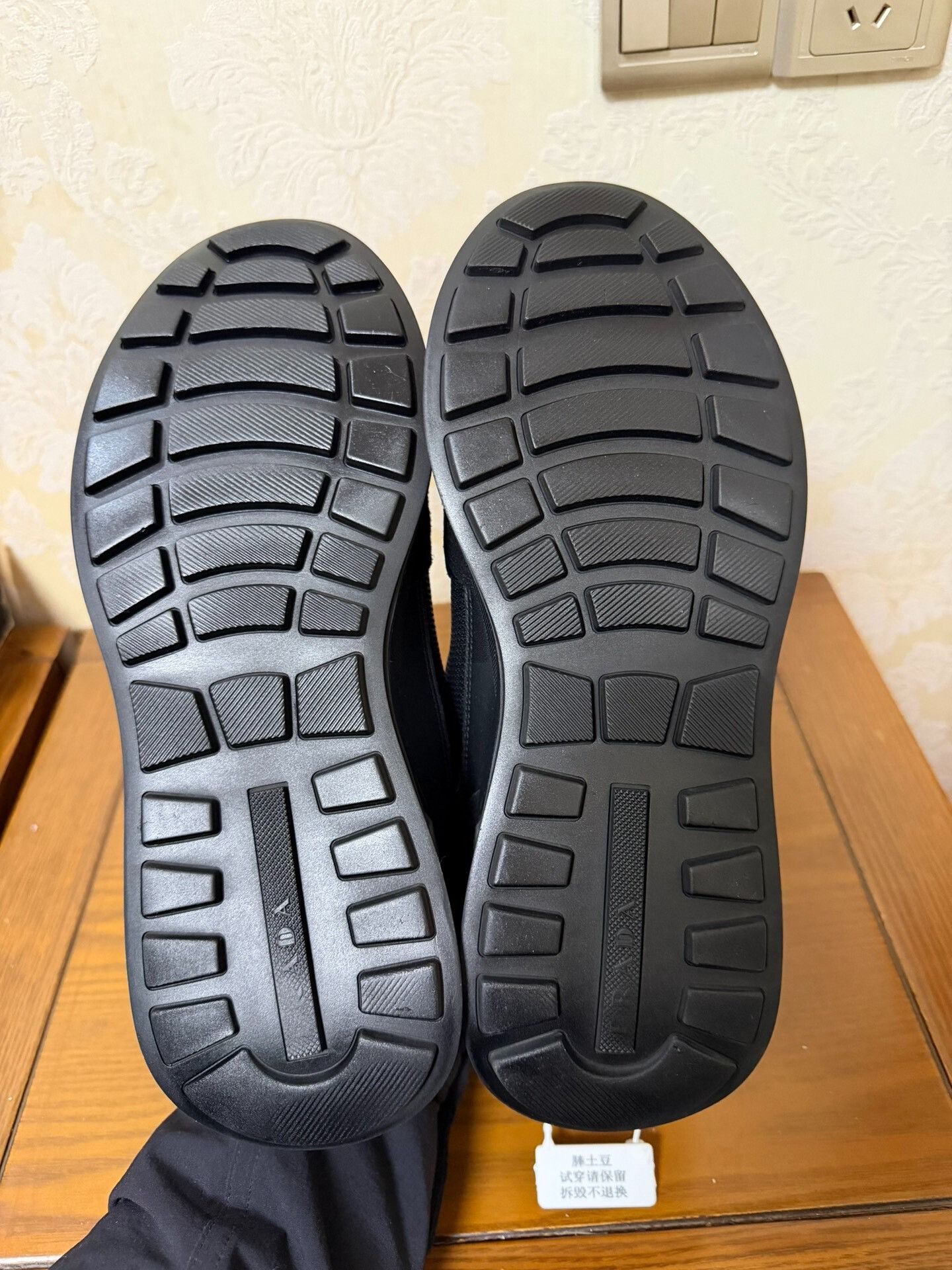 Prada Prada Low-Top Velcro Sneakers Size US 9 / EU 42 - 4 Thumbnail