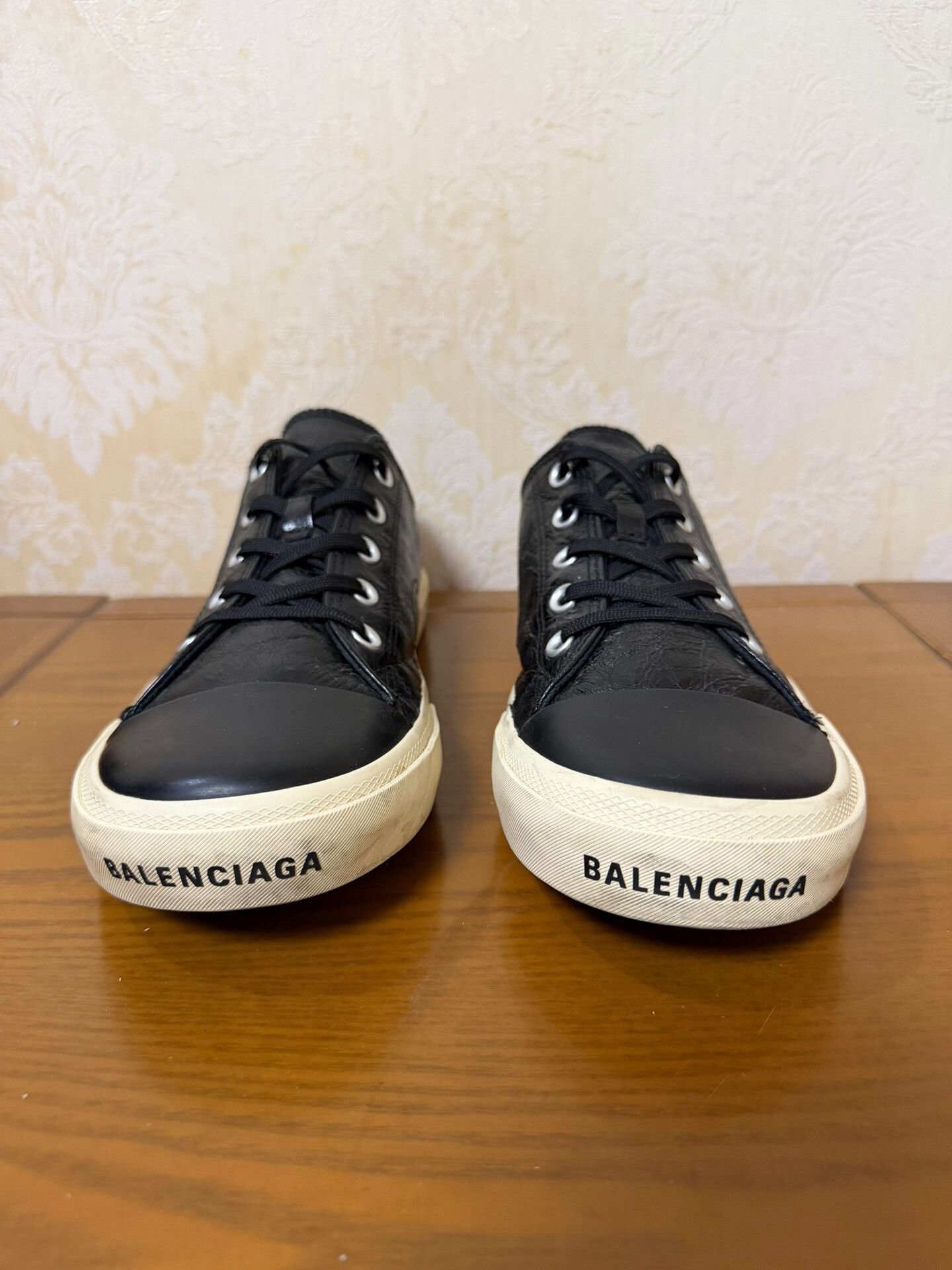 Balenciaga Balenciaga Paris Leather Sneakers Size US 8 / EU 41 - 2 Thumbnail