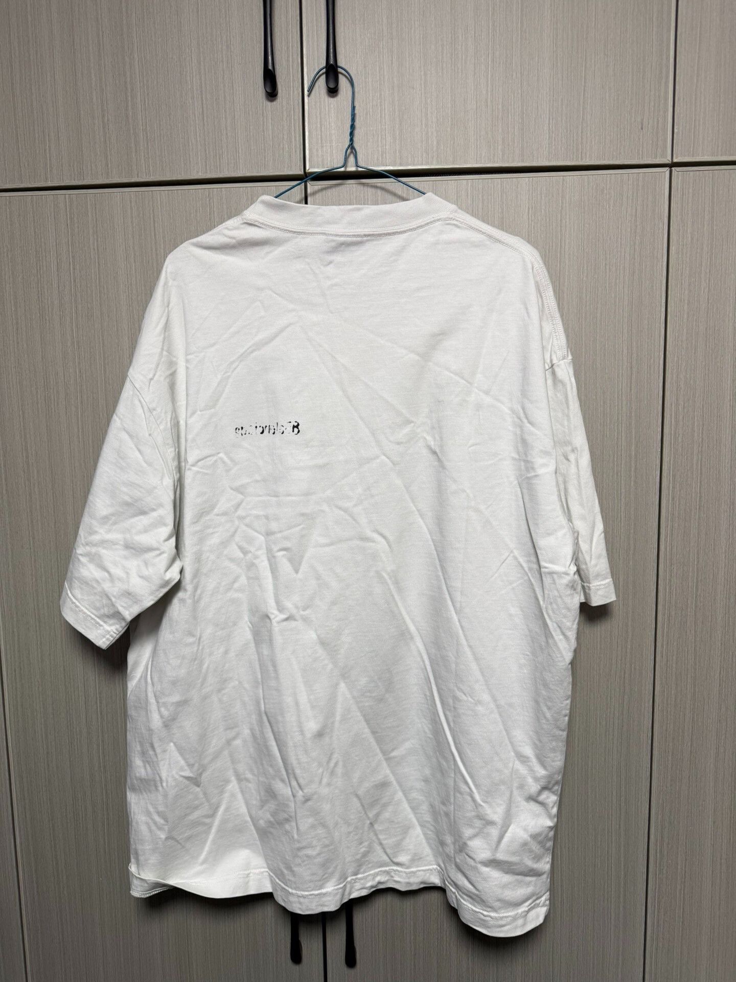 Balenciaga Balenciaga White BB Graffiti Logo Short Sleeve Size US L / EU 52-54 / 3 - 2 Thumbnail