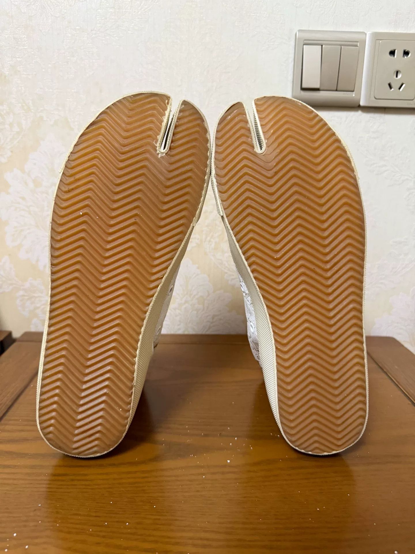 Maison Margiela Maison Margiela Canvas Tabi Split-Toe Shoes Size US 9 / EU 42 - 4 Thumbnail