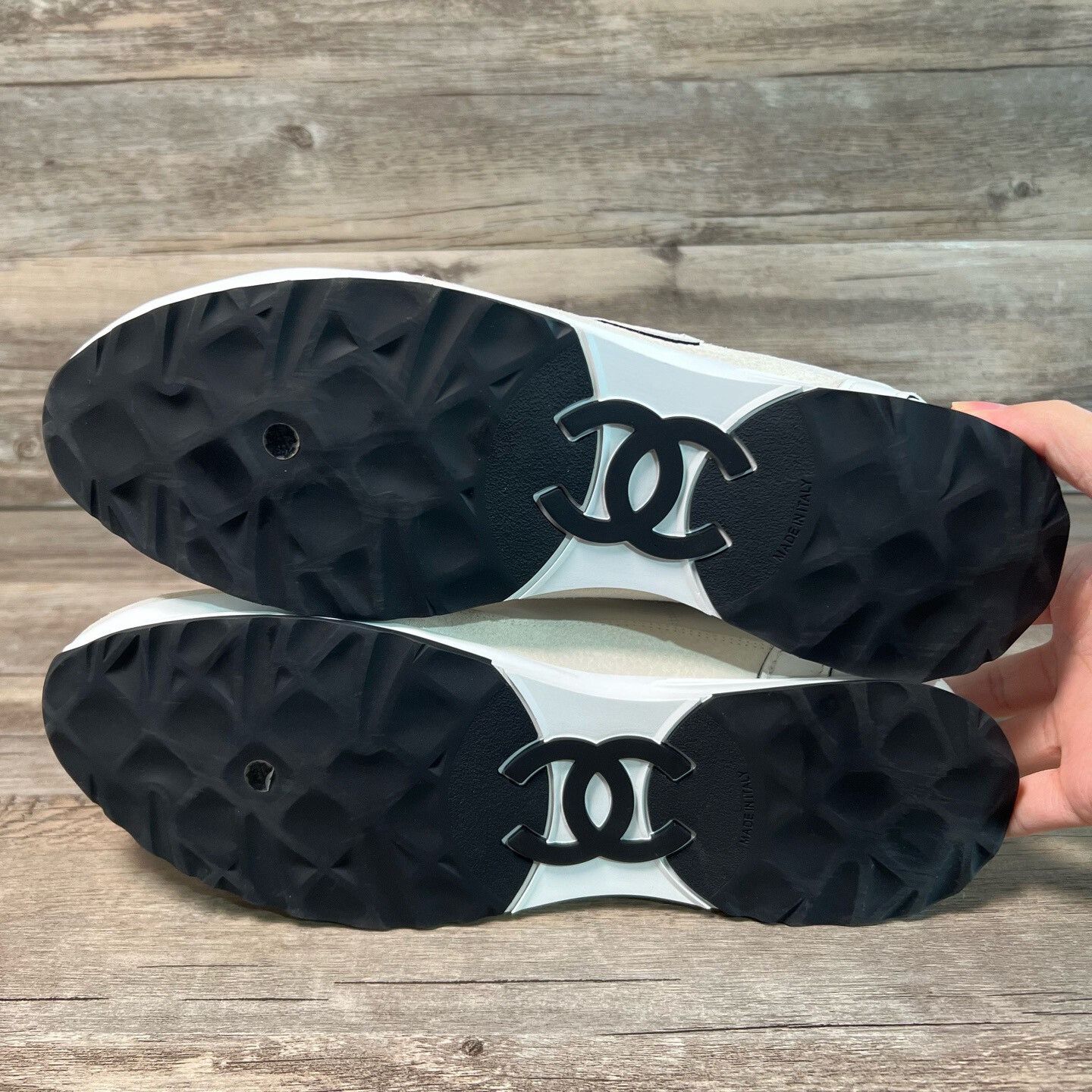 Chanel CHANEL 25P Men's White Leather Trainers Size US 10 / EU 43 - 6 Thumbnail