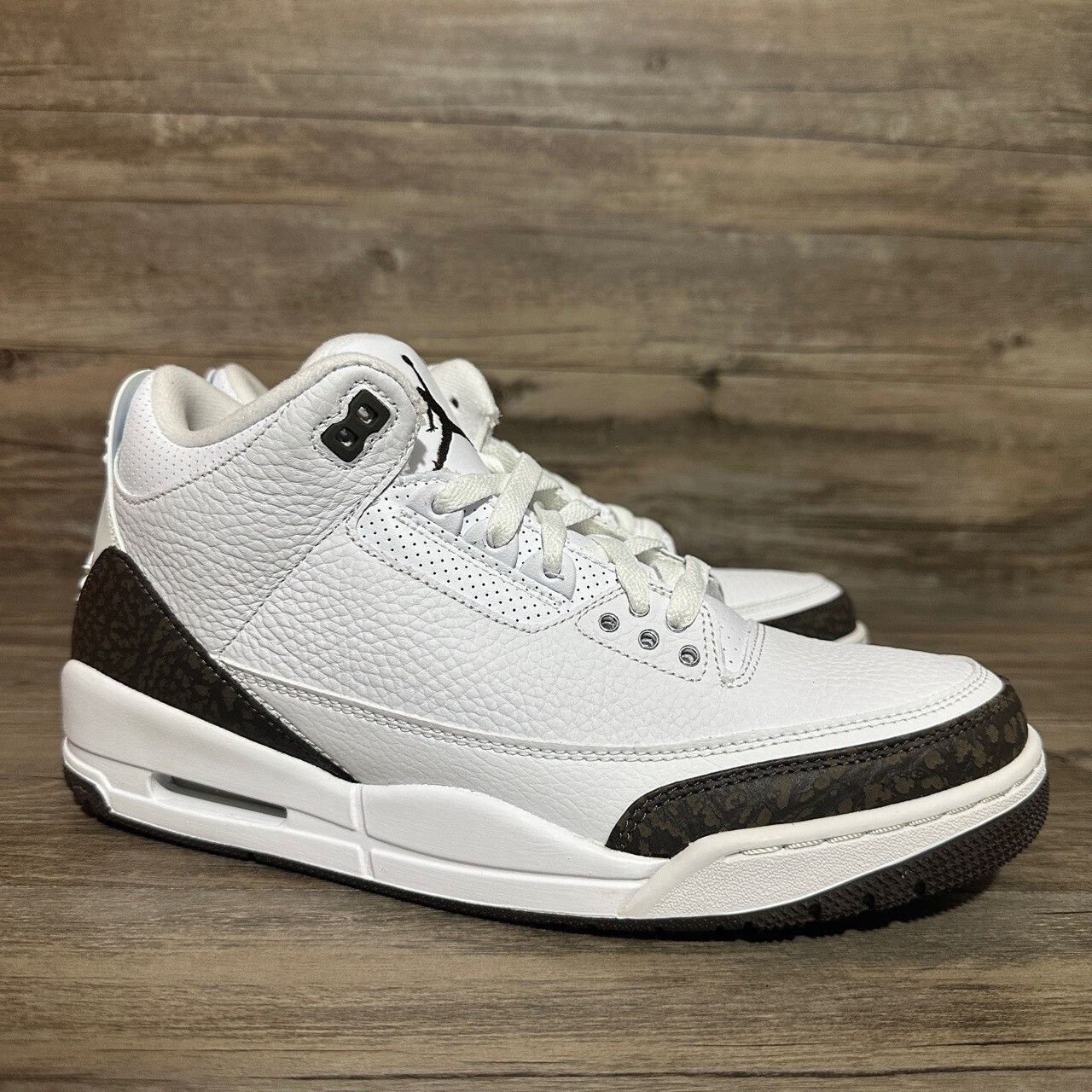 Jordan Brand Air Jordan 3 Mocha 136064-122 Size US 10 / EU 43 - 2 Thumbnail