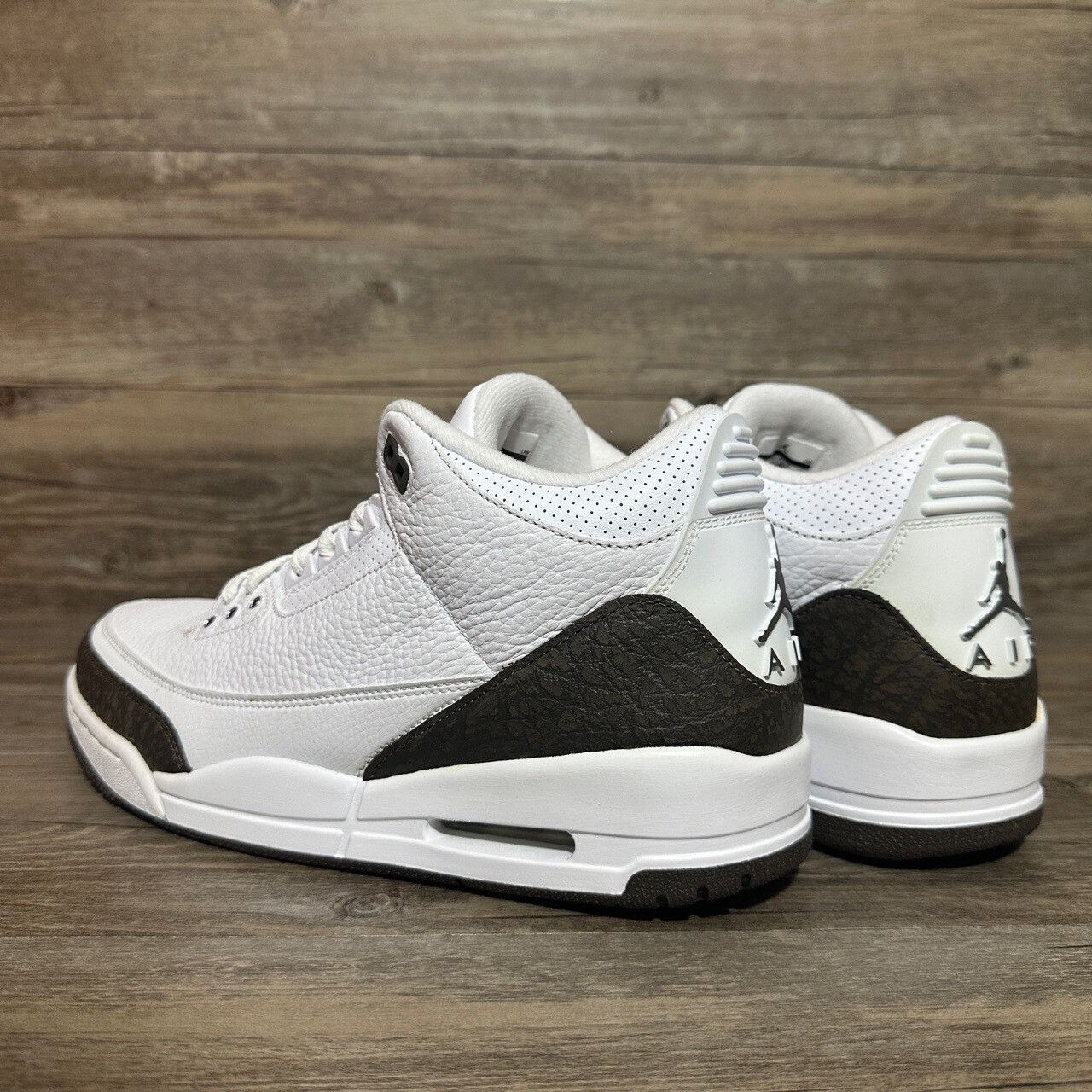 Jordan Brand Air Jordan 3 Mocha 136064-122 Size US 10 / EU 43 - 3 Thumbnail