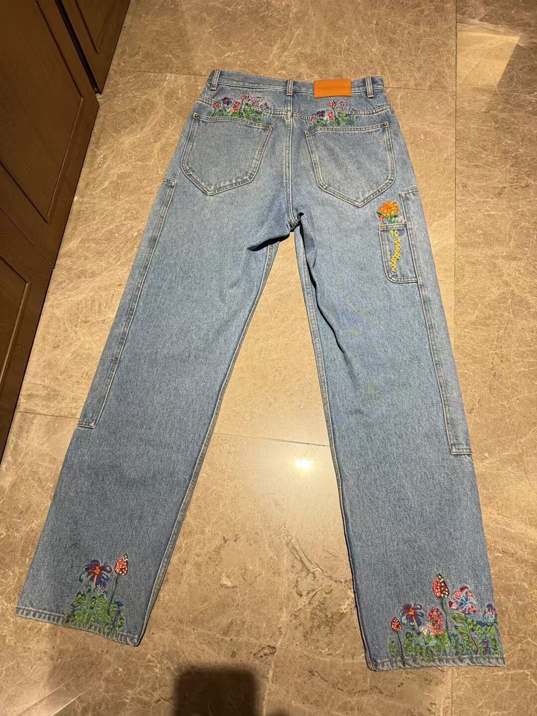 Louis Vuitton Louis Vuitton Floral Embroidery Jeans Size 28" / US 6 / IT 42 - 2 Thumbnail