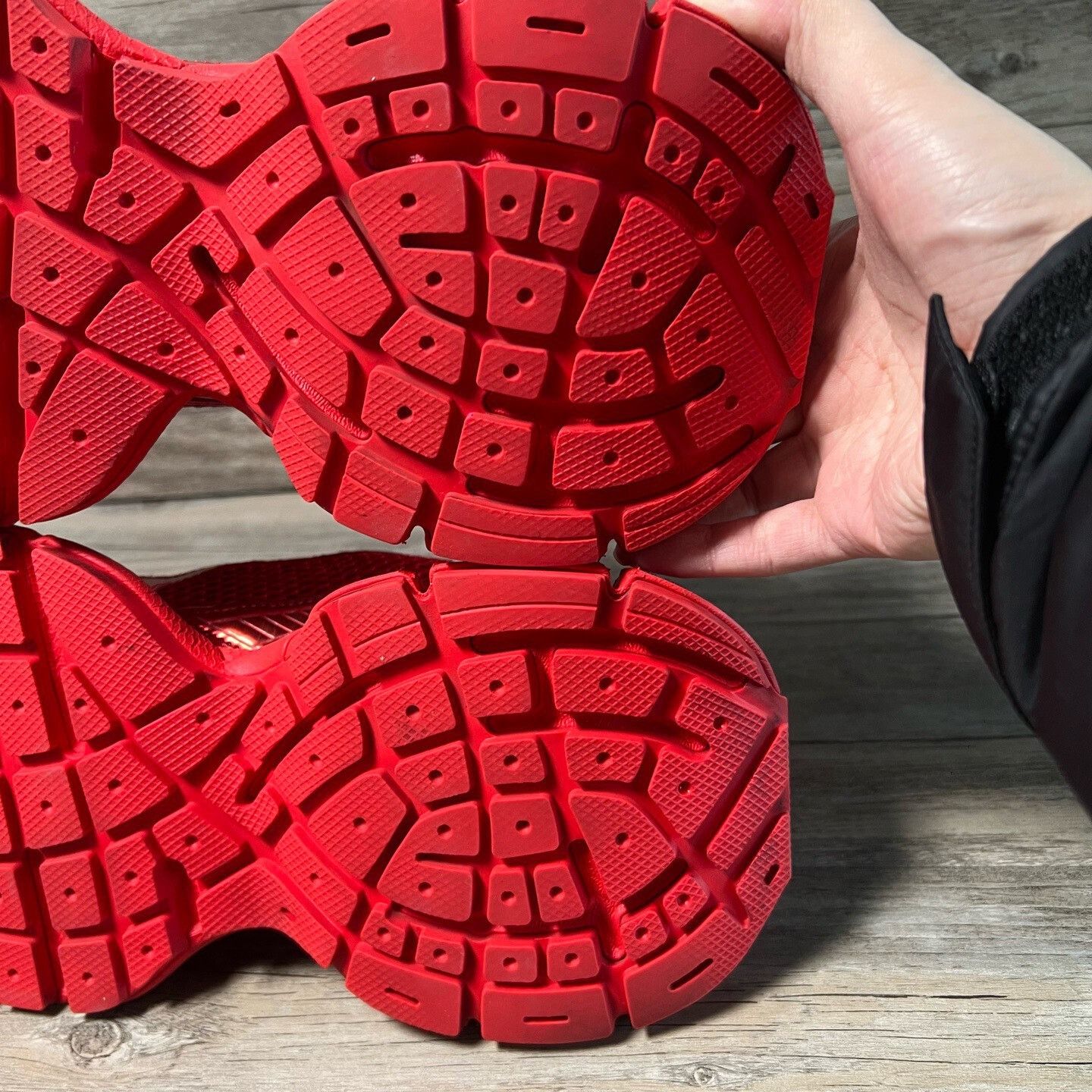 Balenciaga Balenciaga 3XL Red Distressed Dad Shoes Size US 9 / EU 42 - 7 Thumbnail