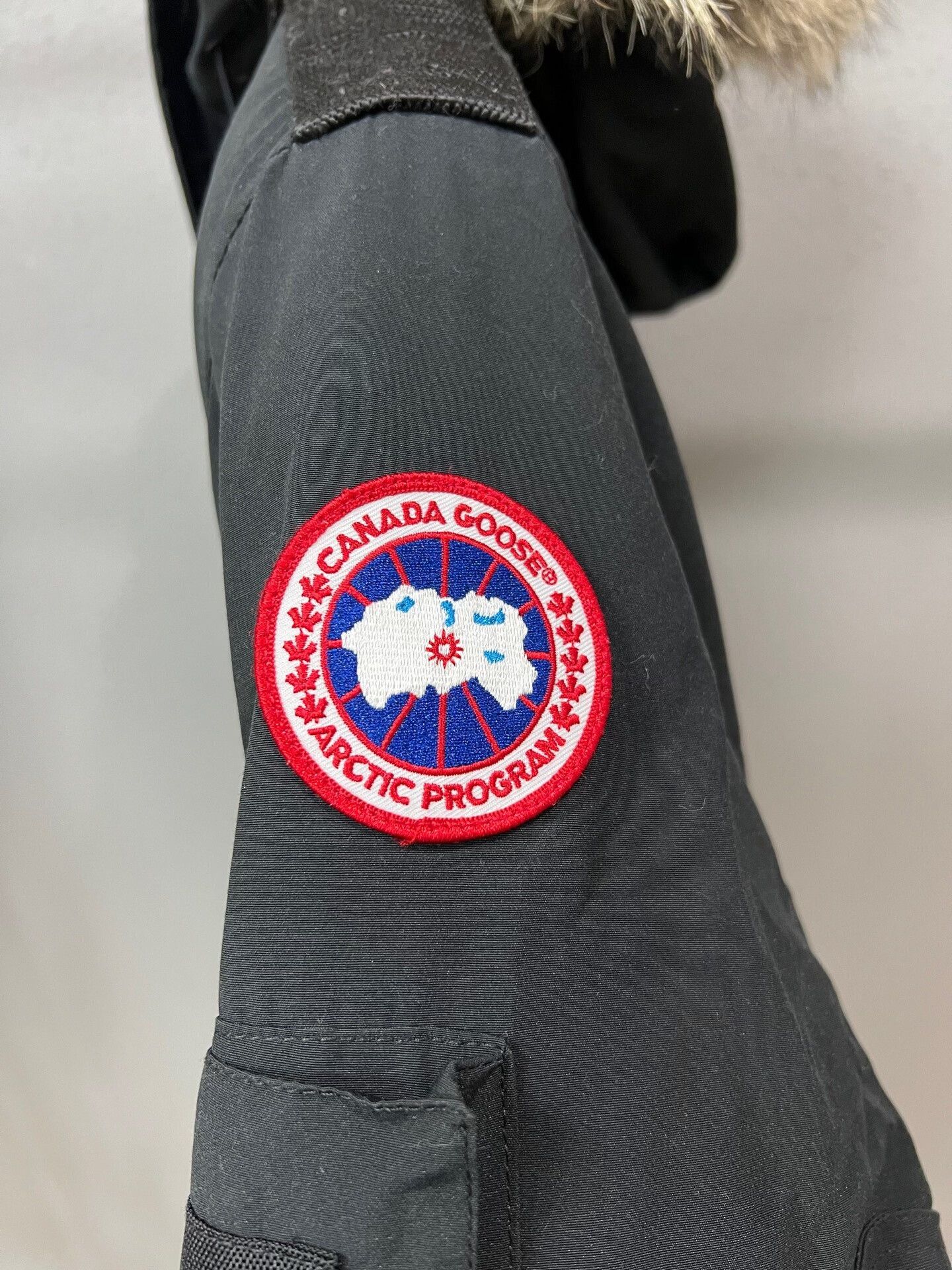 Canada Goose Canada Goose Snow Mantra Down Jacket Size US XS / EU 42 / 0 - 4 Thumbnail