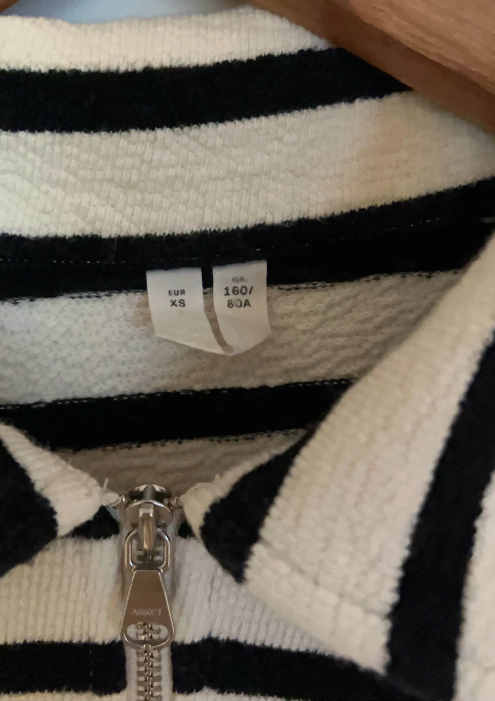 Arket Arket Sweater Size XS / US 0-2 / IT 36-38 - 2 Thumbnail