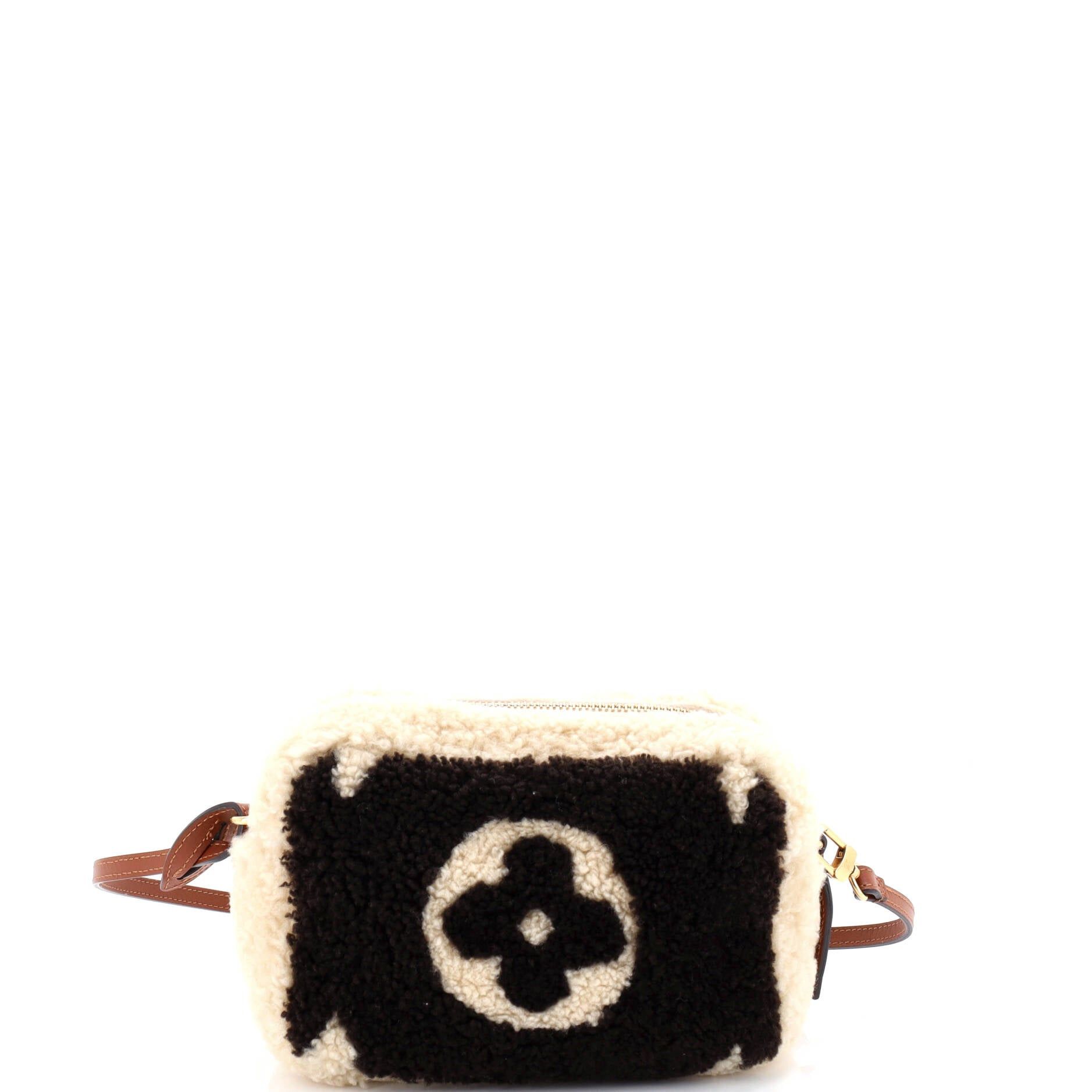 Louis Vuitton Beach Pouch Size ONE SIZE - 3 Thumbnail