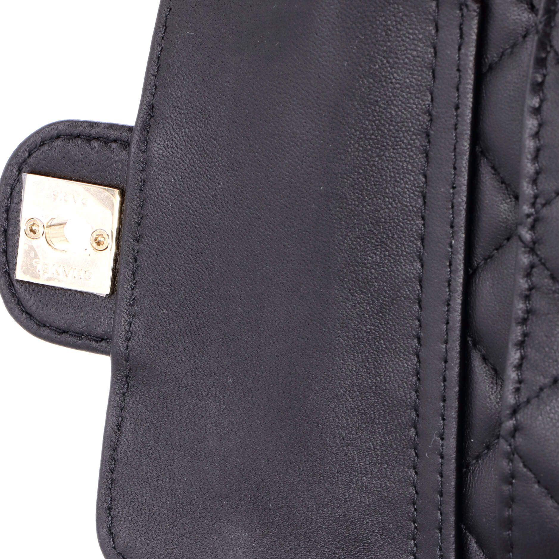 Chanel CC in Love Heart Belt Bag Size ONE SIZE - 8 Thumbnail