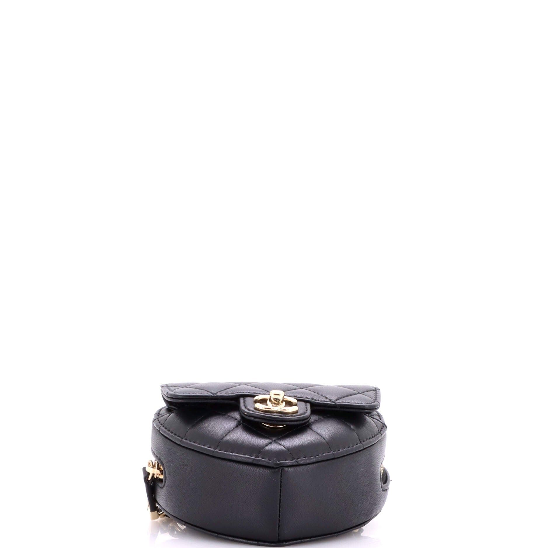 Chanel CC in Love Heart Belt Bag Size ONE SIZE - 5 Thumbnail