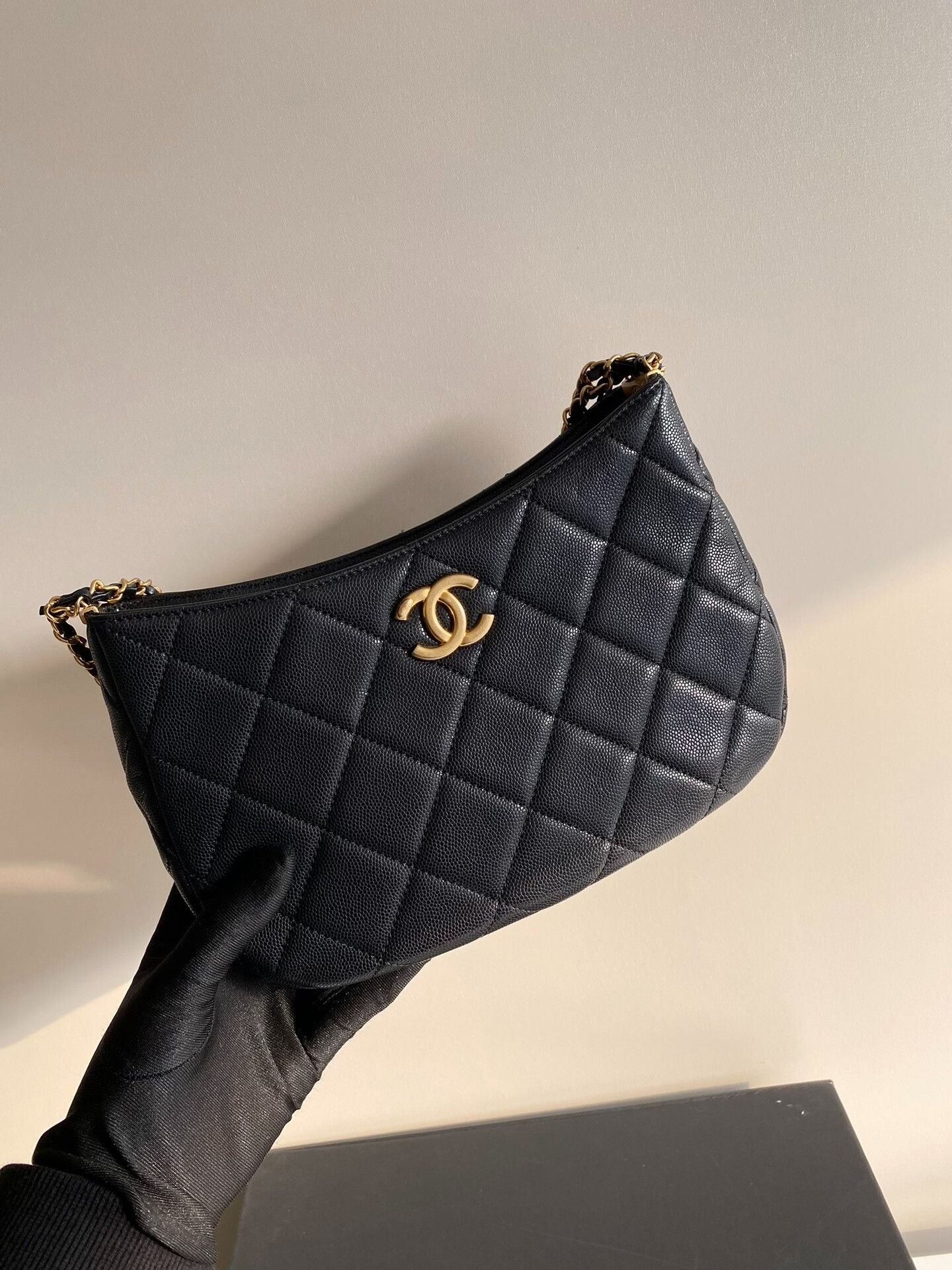 Chanel Pre-loved Bag Very good condition Size ONE SIZE - 2 Thumbnail