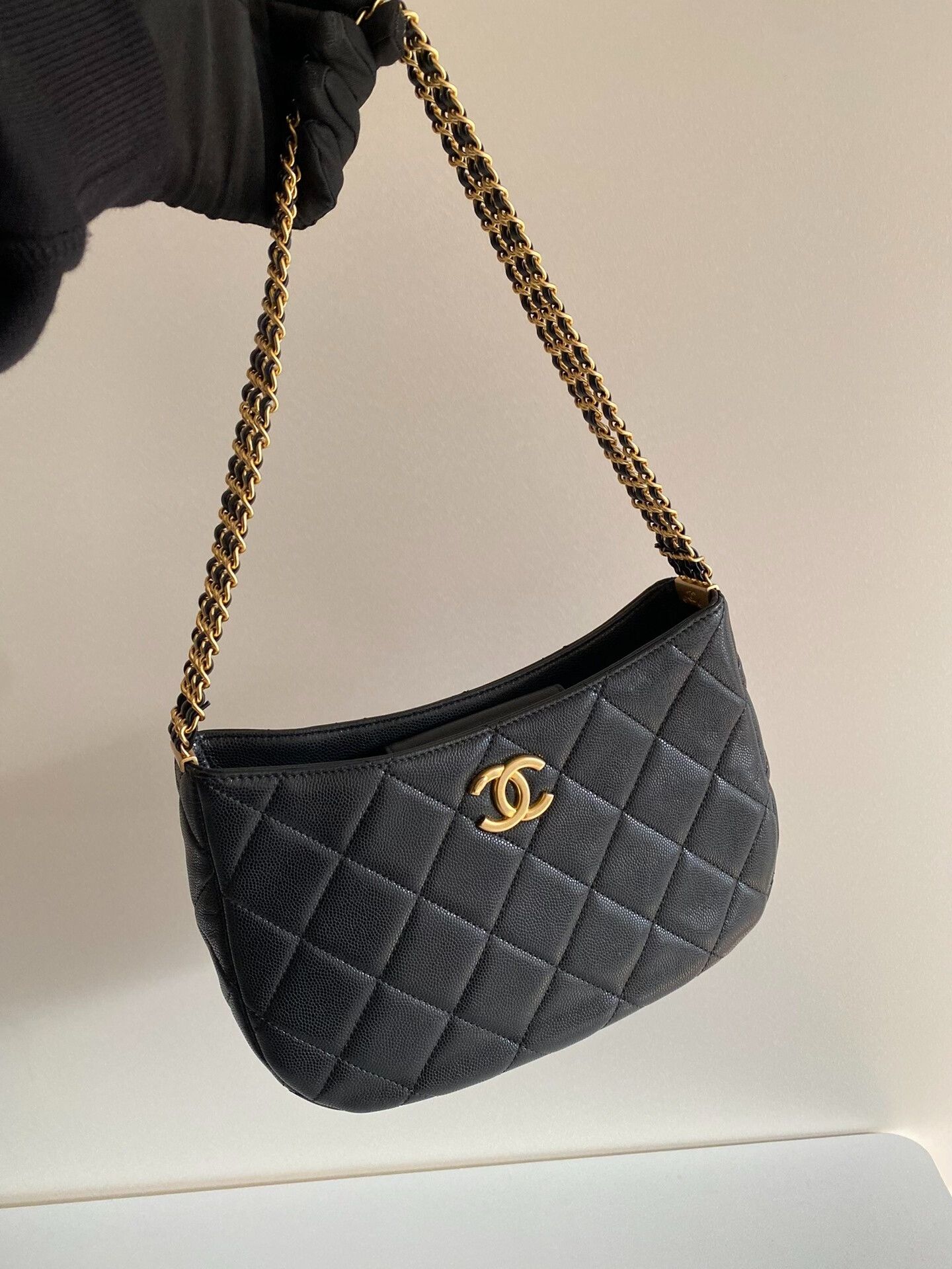 Chanel Pre-loved Bag Very good condition Size ONE SIZE - 4 Thumbnail
