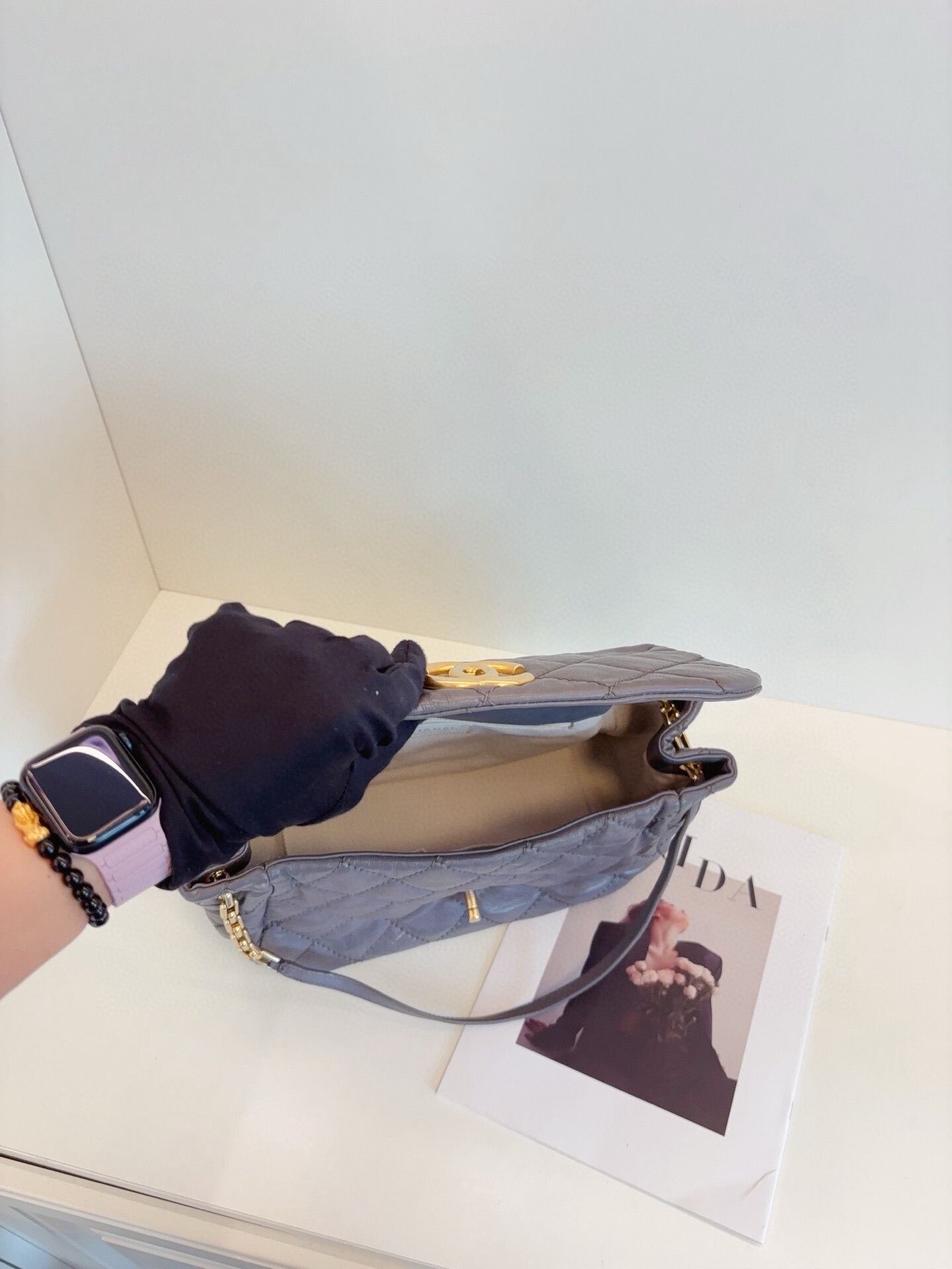 Chanel Pre-loved Bag Very good condition Size ONE SIZE - 8 Thumbnail