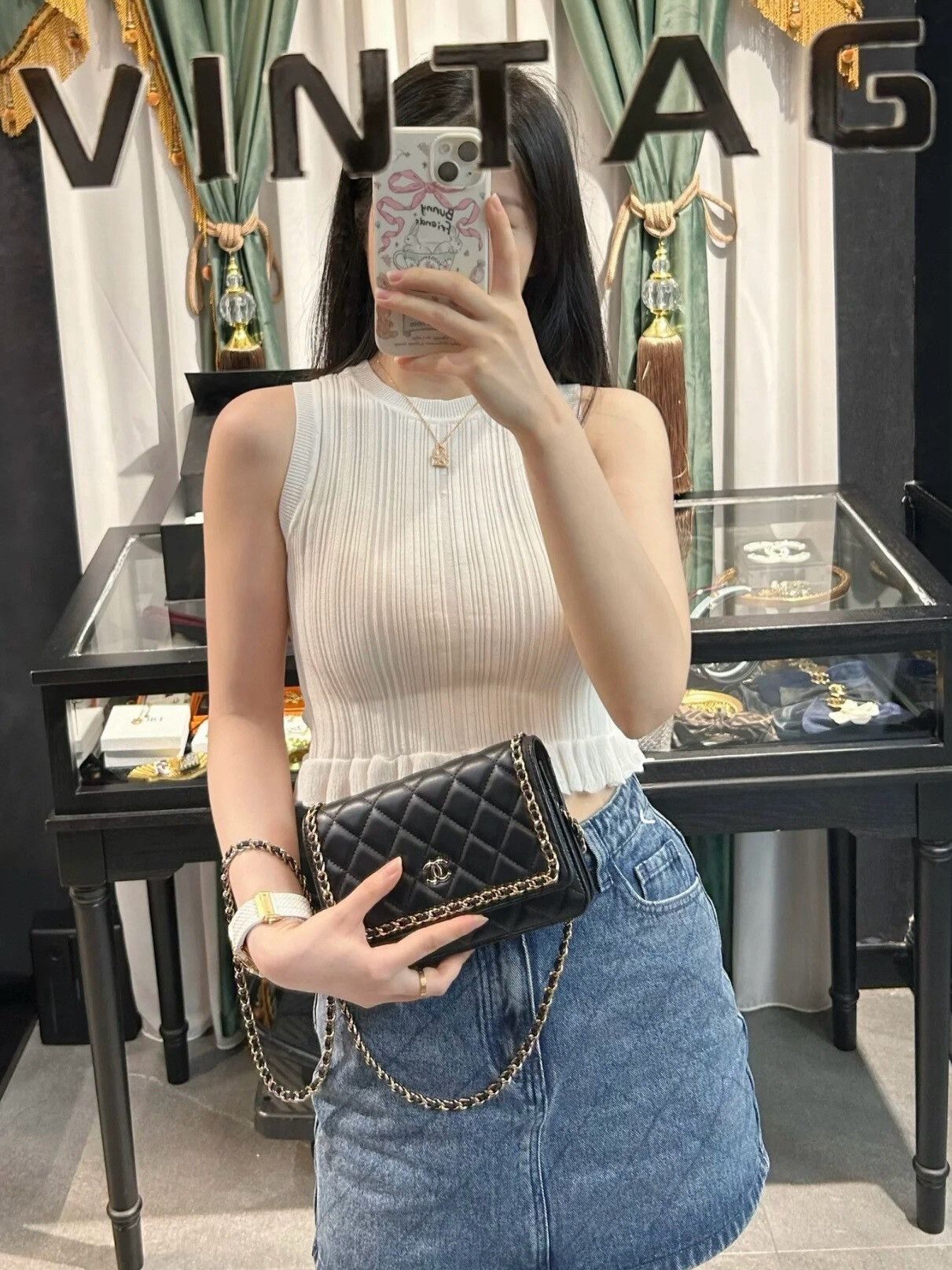 Chanel Pre-loved Bag Very good condition Size ONE SIZE - 9 Thumbnail