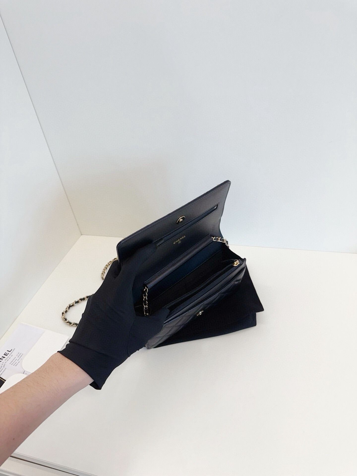 Chanel Pre-loved Bag Very good condition Size ONE SIZE - 8 Thumbnail