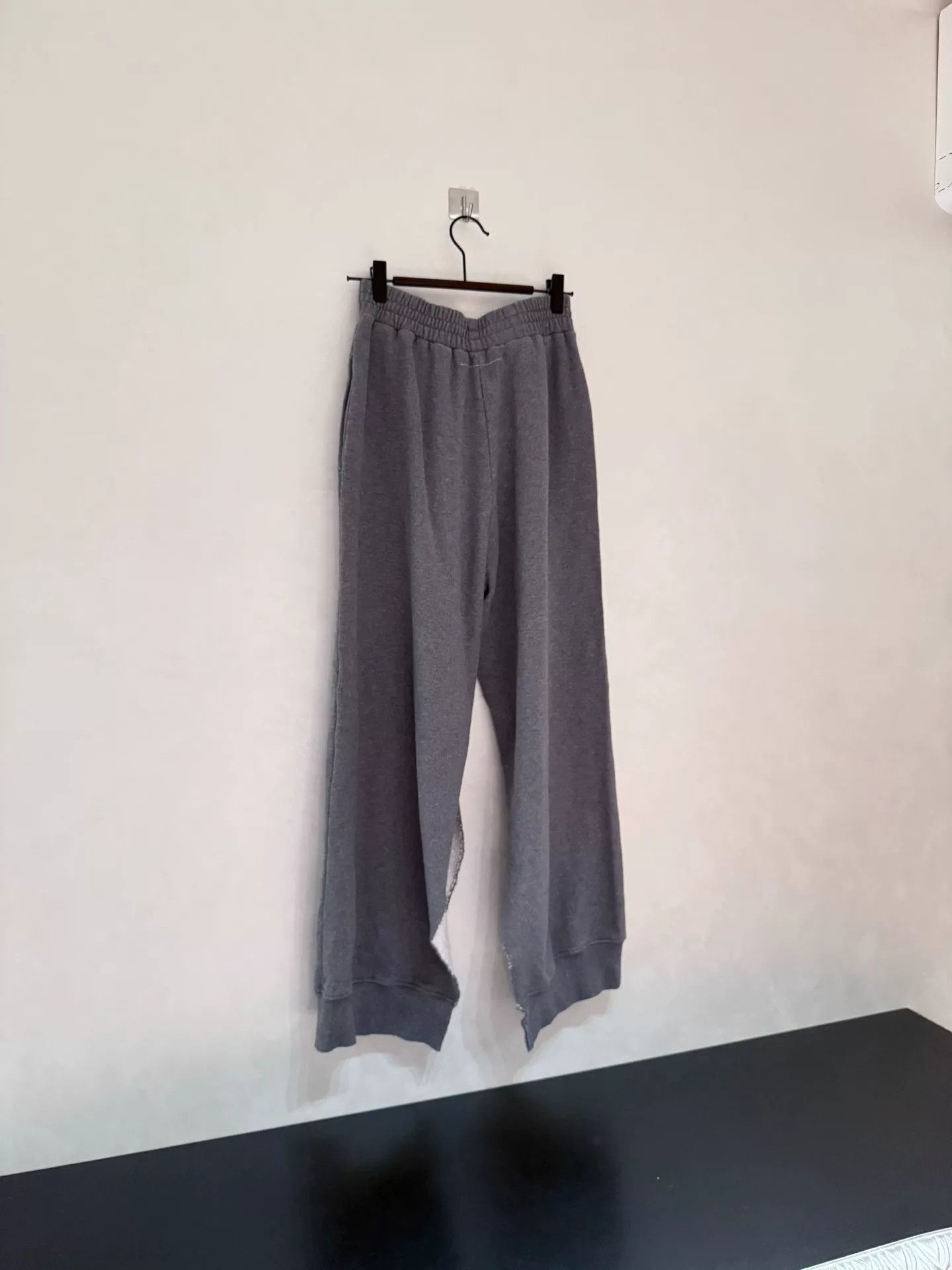 Maison Margiela Maison Margiela MM6 Gray Split Hem Sweatpants Size 34" / US 12 / IT 48 - 2 Thumbnail