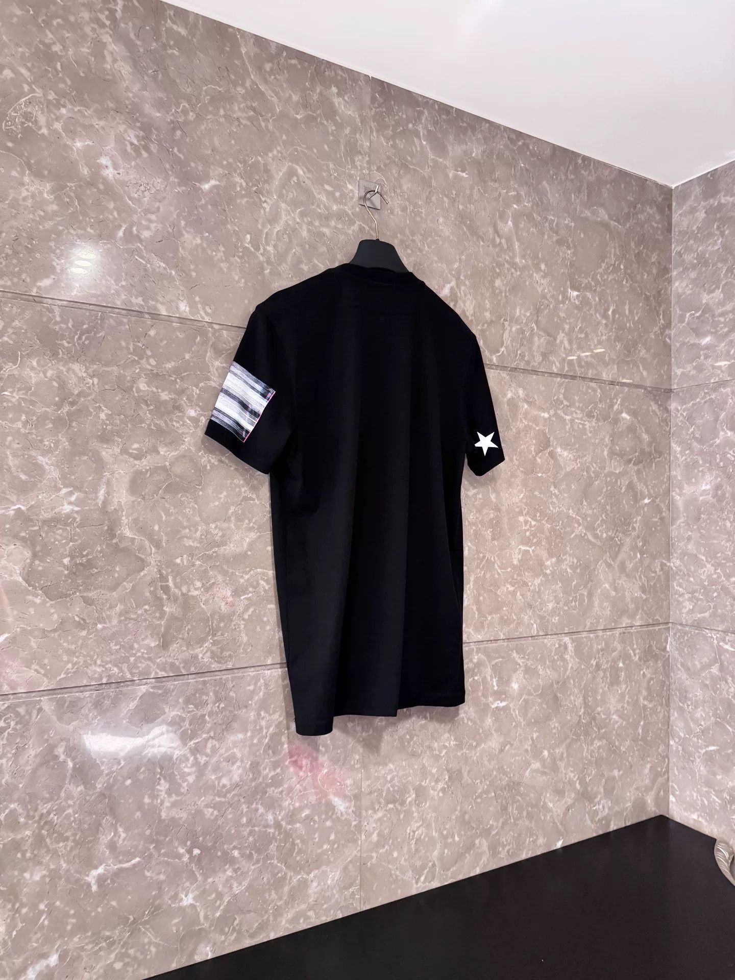 Givenchy Givenchy Black Graffiti Short-Sleeve T-Shirt Size US S / EU 44-46 / 1 - 2 Thumbnail